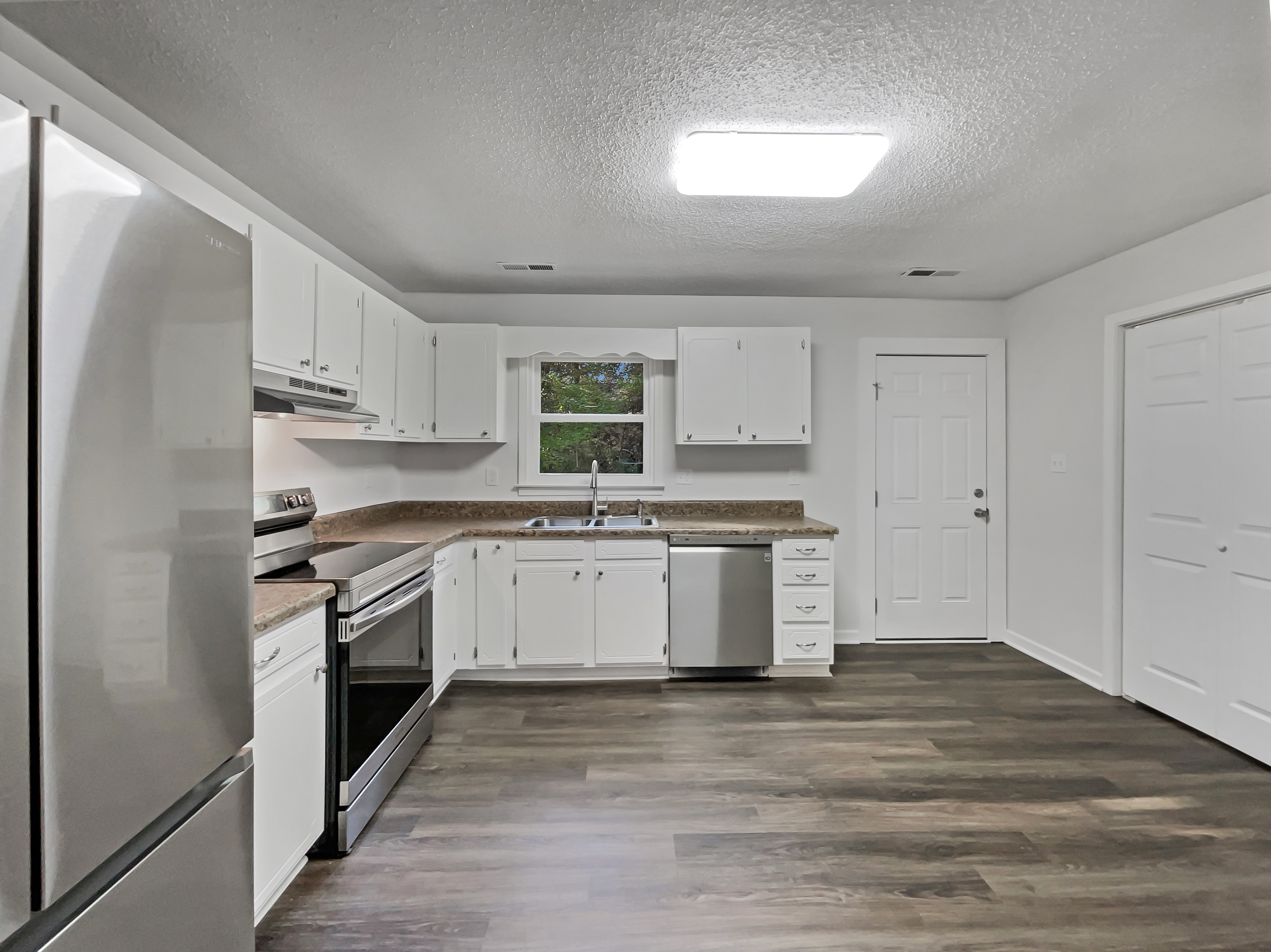 Photo 12 of 18 of 4051 Gordon Ct, Winston Salem, NC