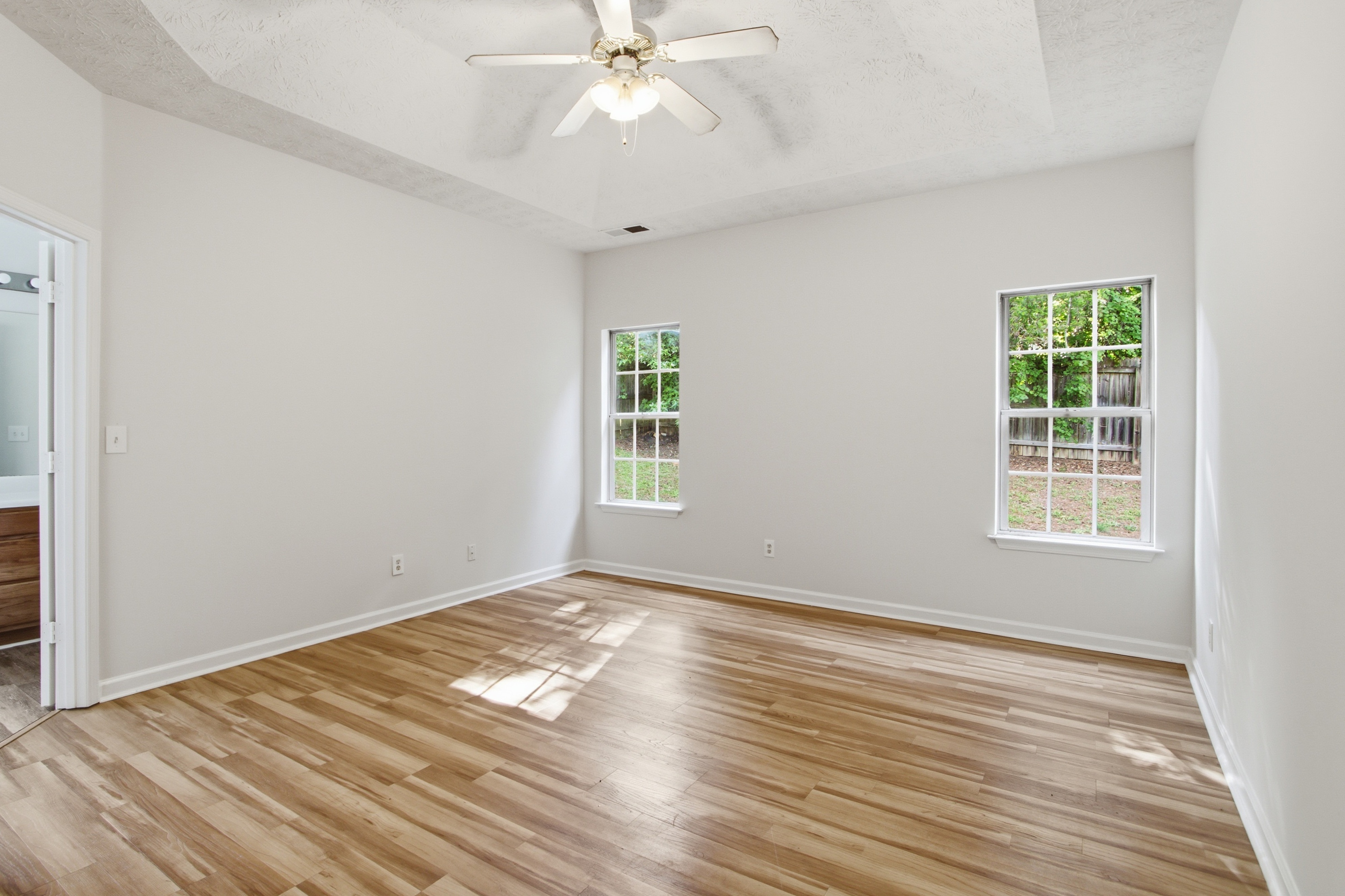 Photo 33 of 55 of 835 Shadow Lake Dr, Lithonia, GA