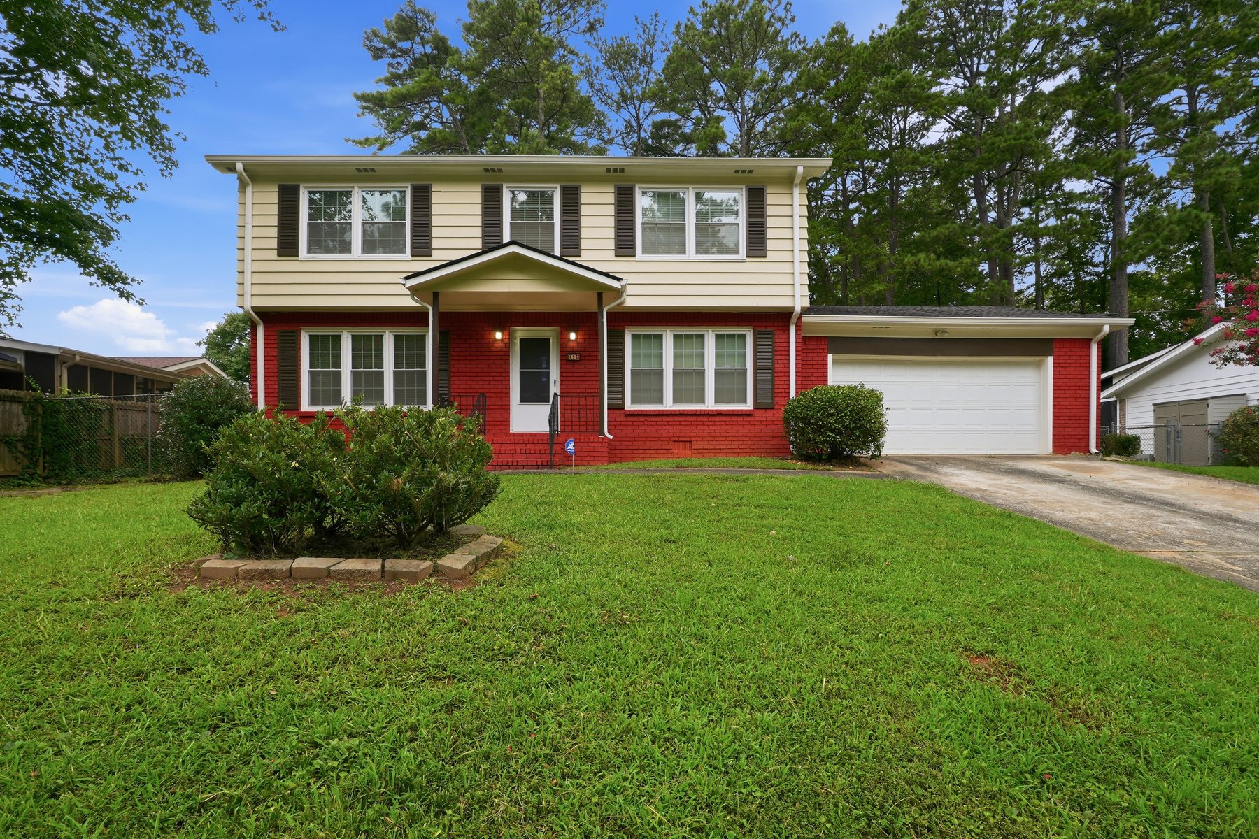 Photo 1 of 1604 Drayton Woods Dr