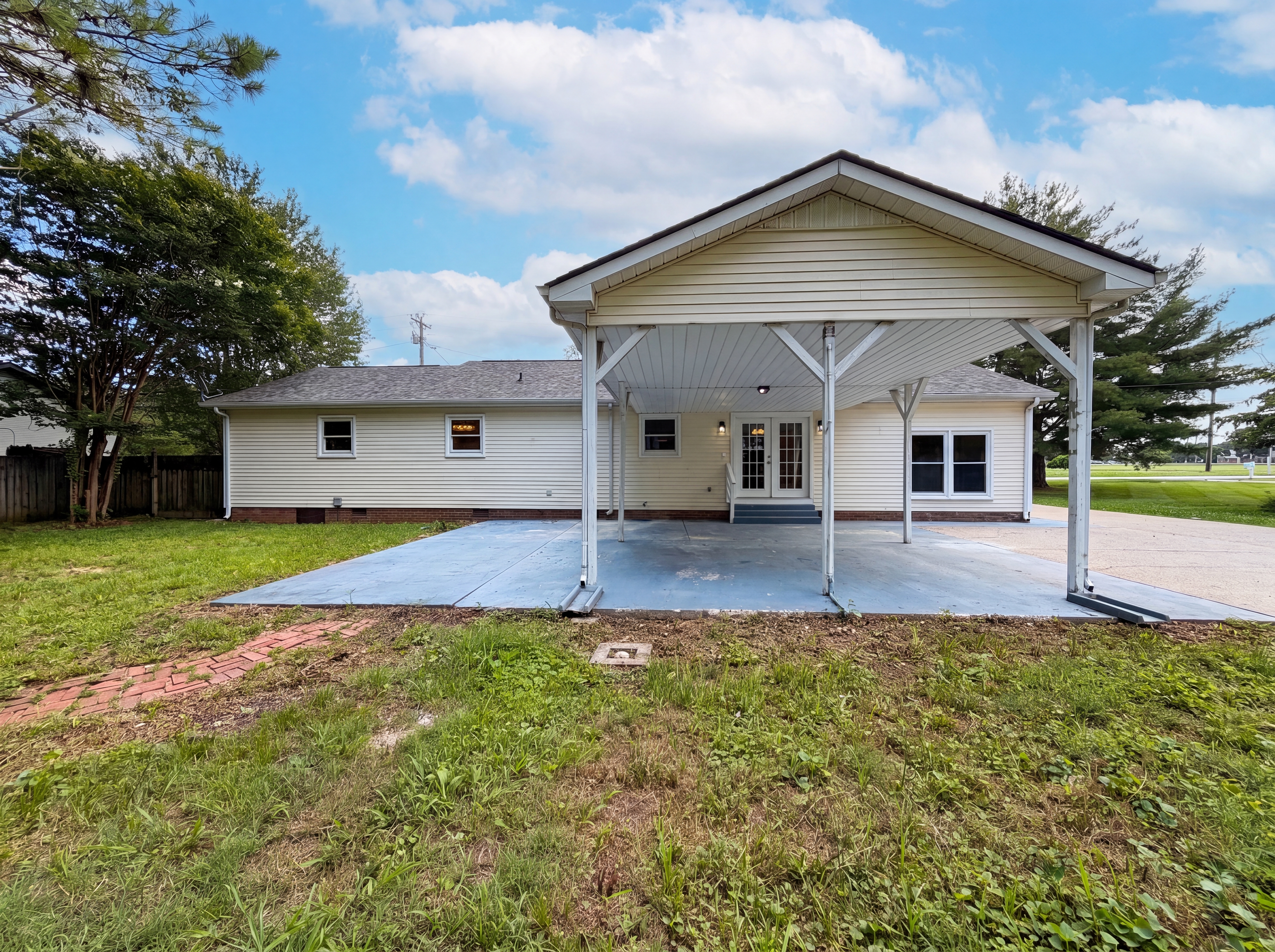 Photo 5 of 22 of 4023 Cavalier Dr, Murfreesboro, TN