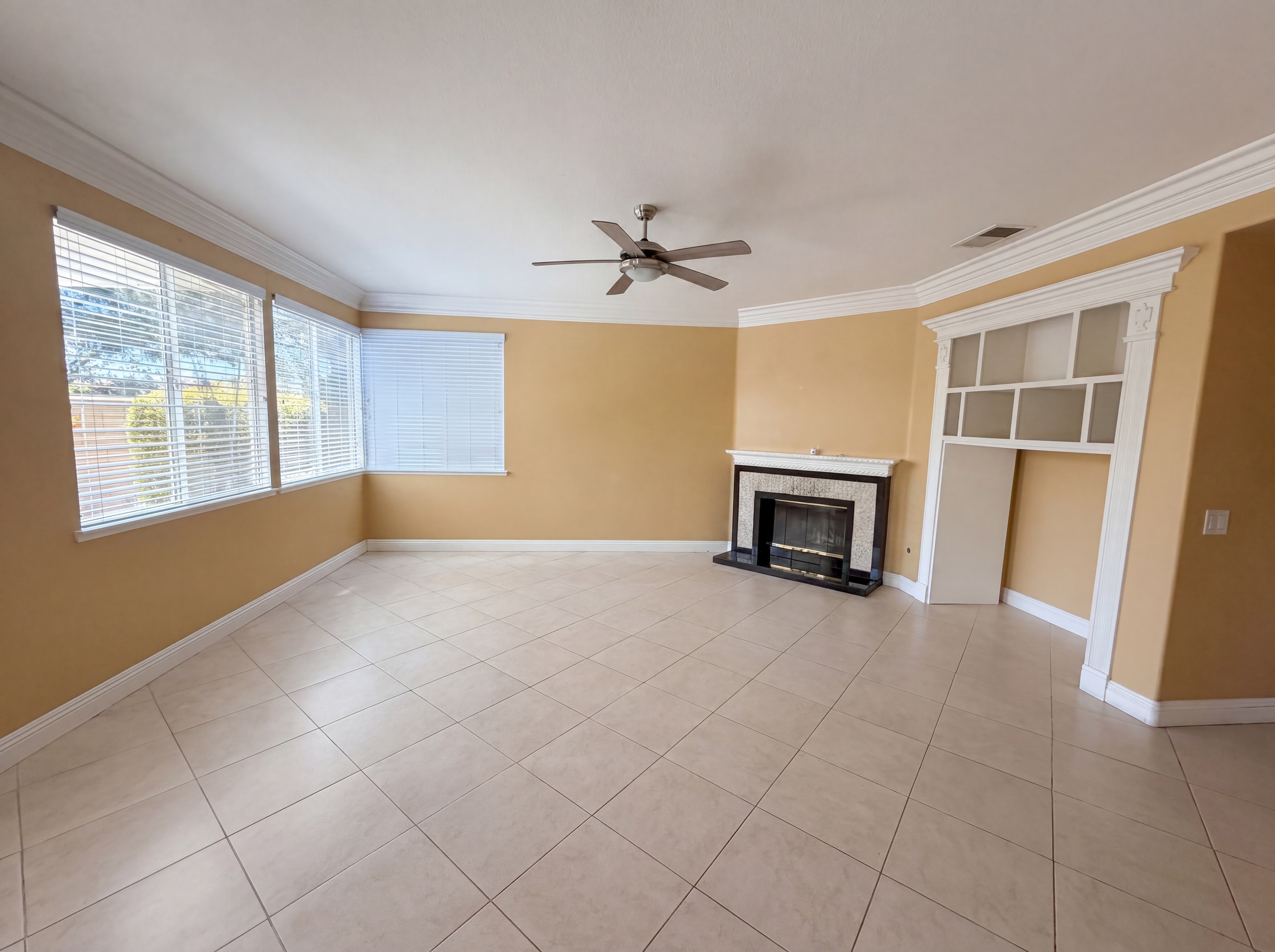Photo 3 of 21 of 27801 Canyon Hills Way, Murrieta, CA