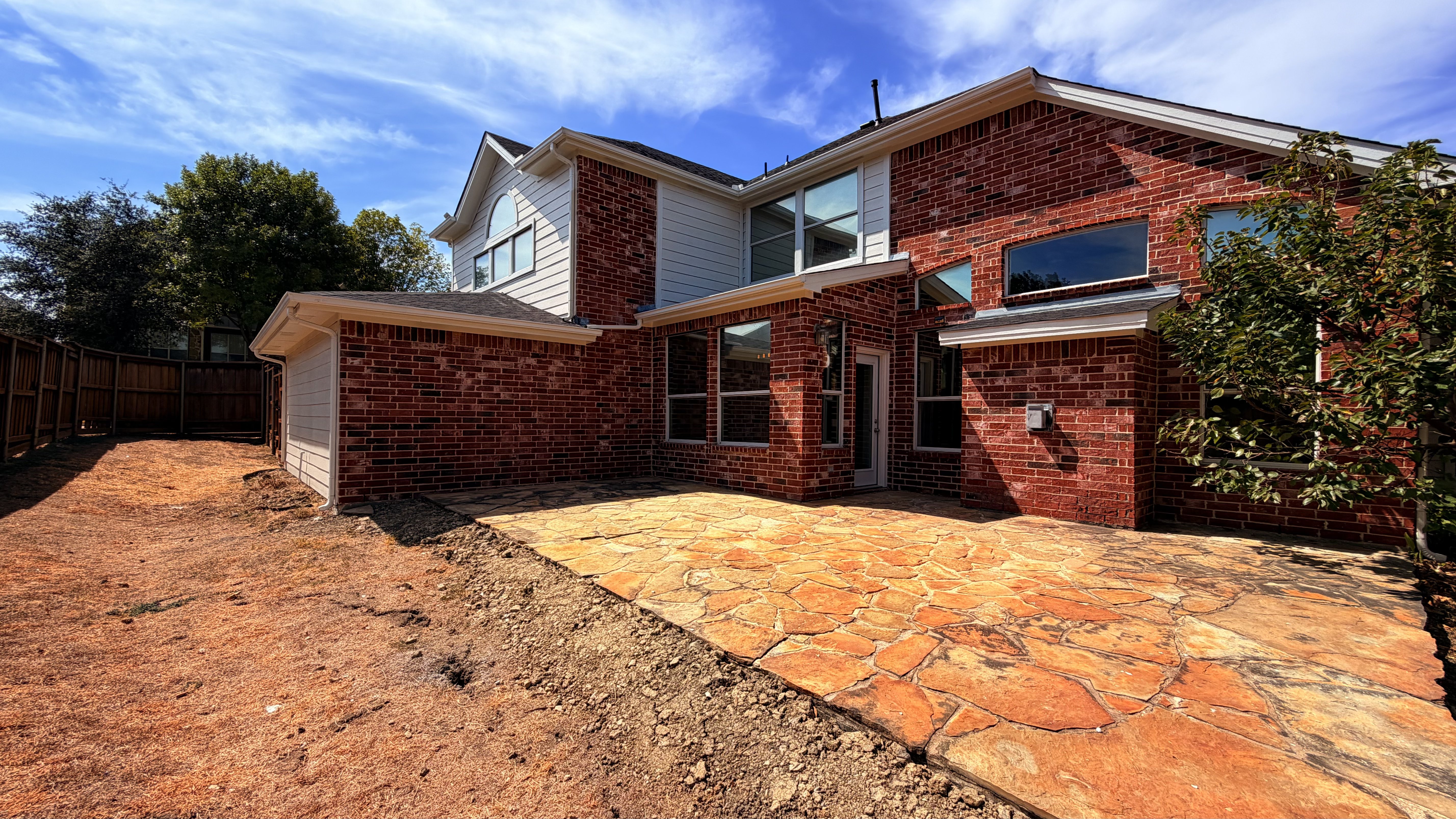 Photo 5 of 24 of 2446 Chesterfield Rd, Garland, TX