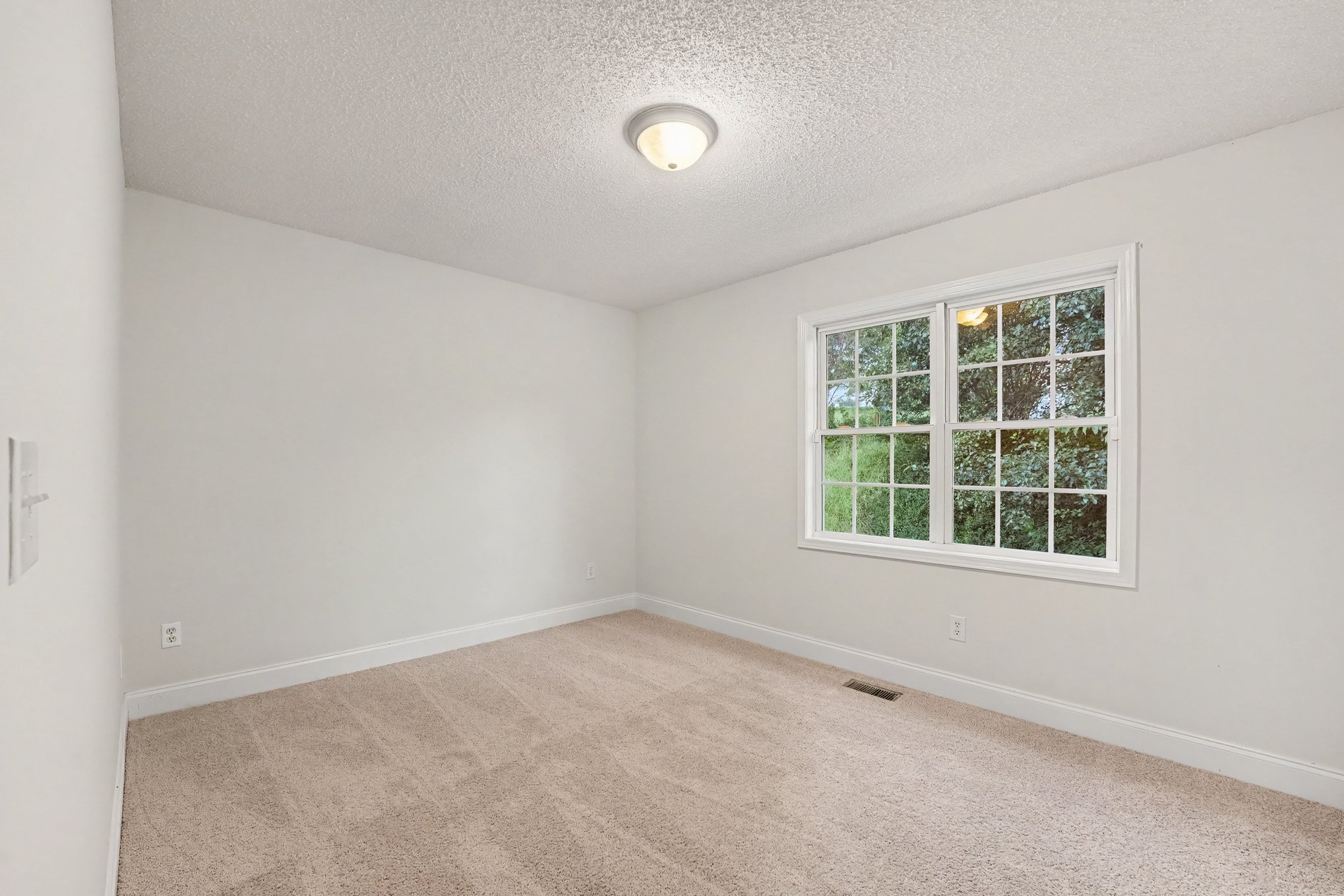 Photo 10 of 17 of 4750 Dalena Dr, Claremont, NC