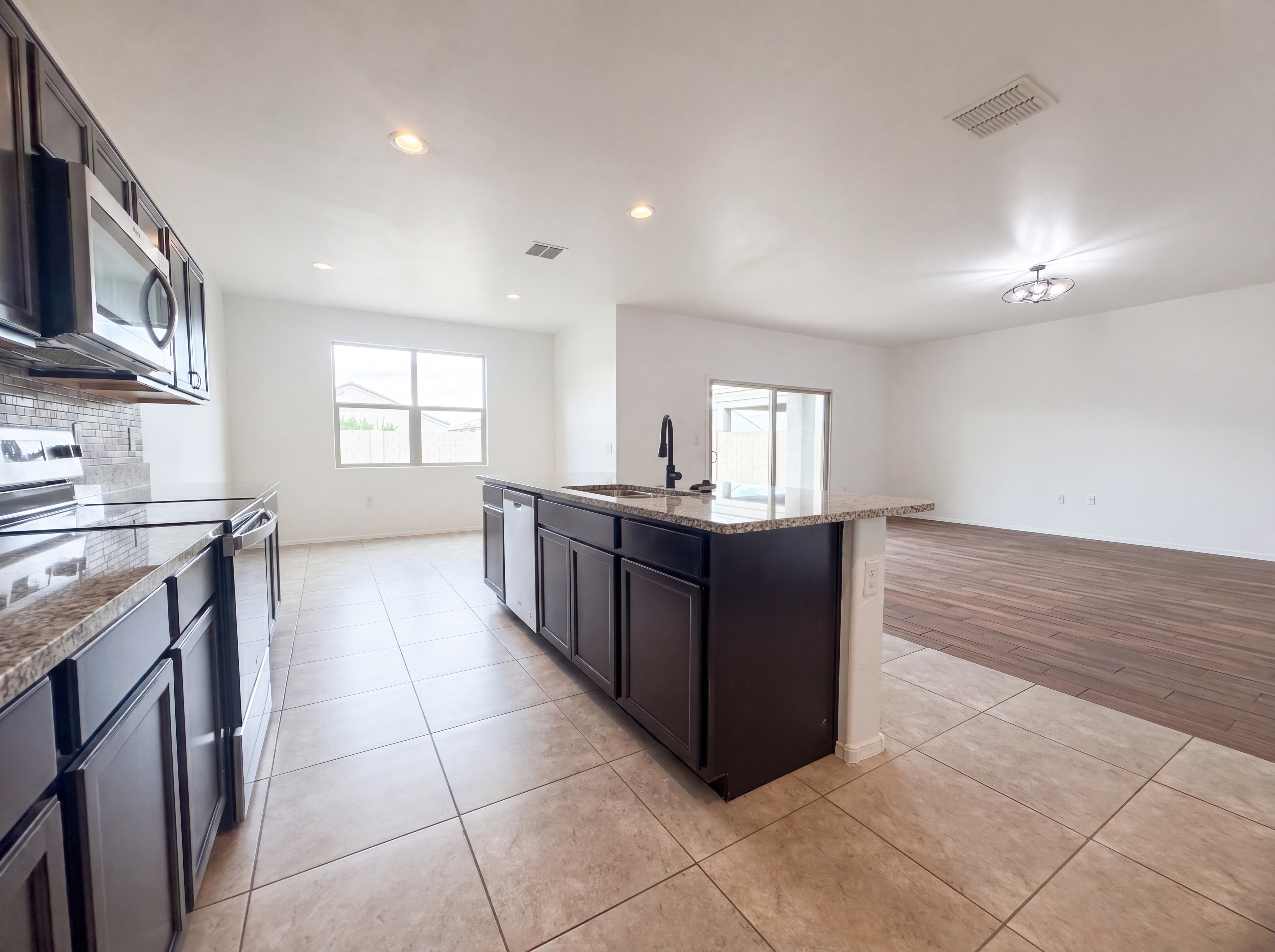 Photo 7 of 19 of 4850 E Living Stone Way, San Tan Valley, AZ