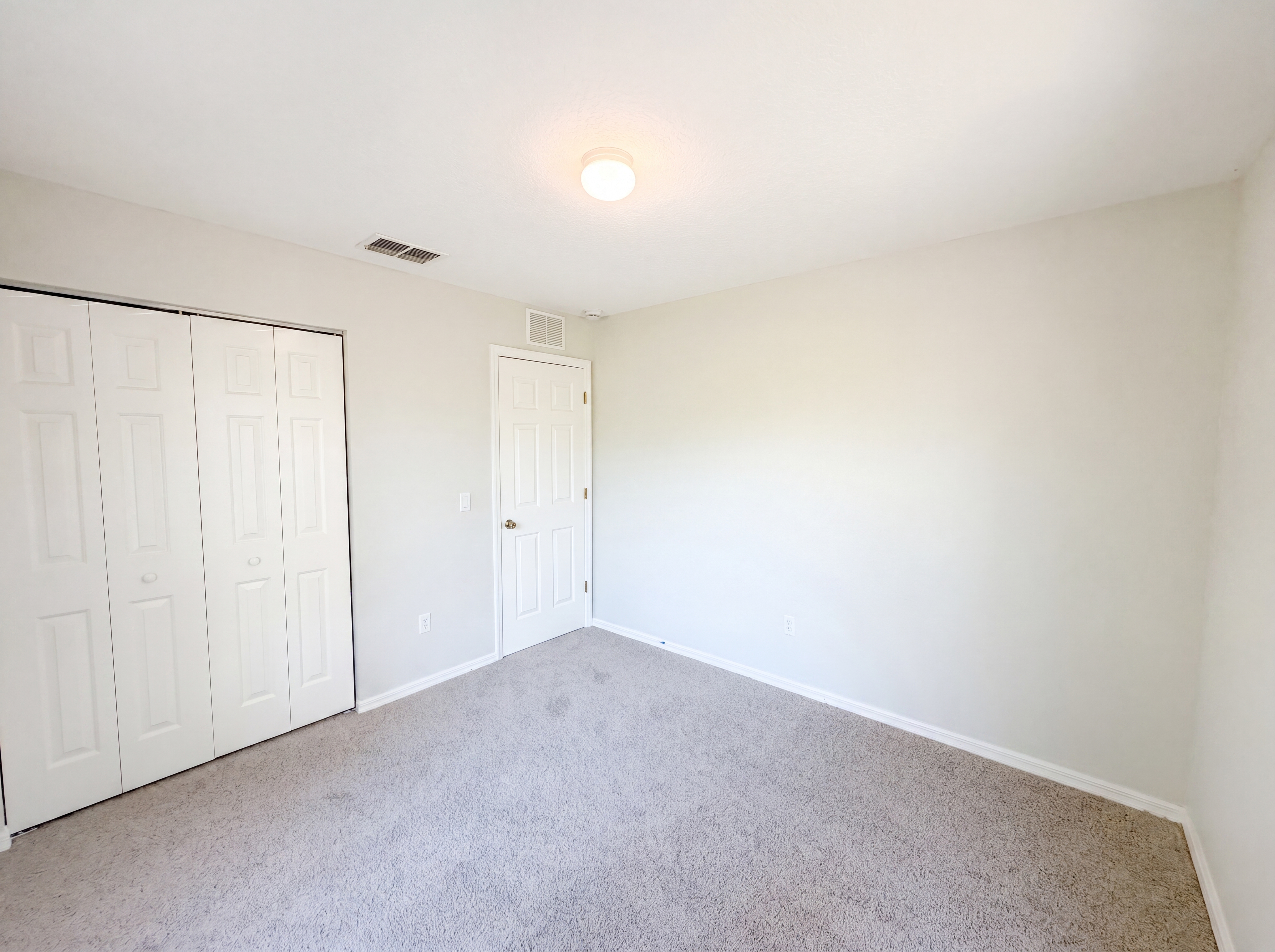 Photo 8 of 25 of 17956 SW 25th Avenue Rd, Ocala, FL