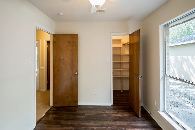 Photo 26 of 35 - 15014 Penn Hills Ln, Houston, TX 77062