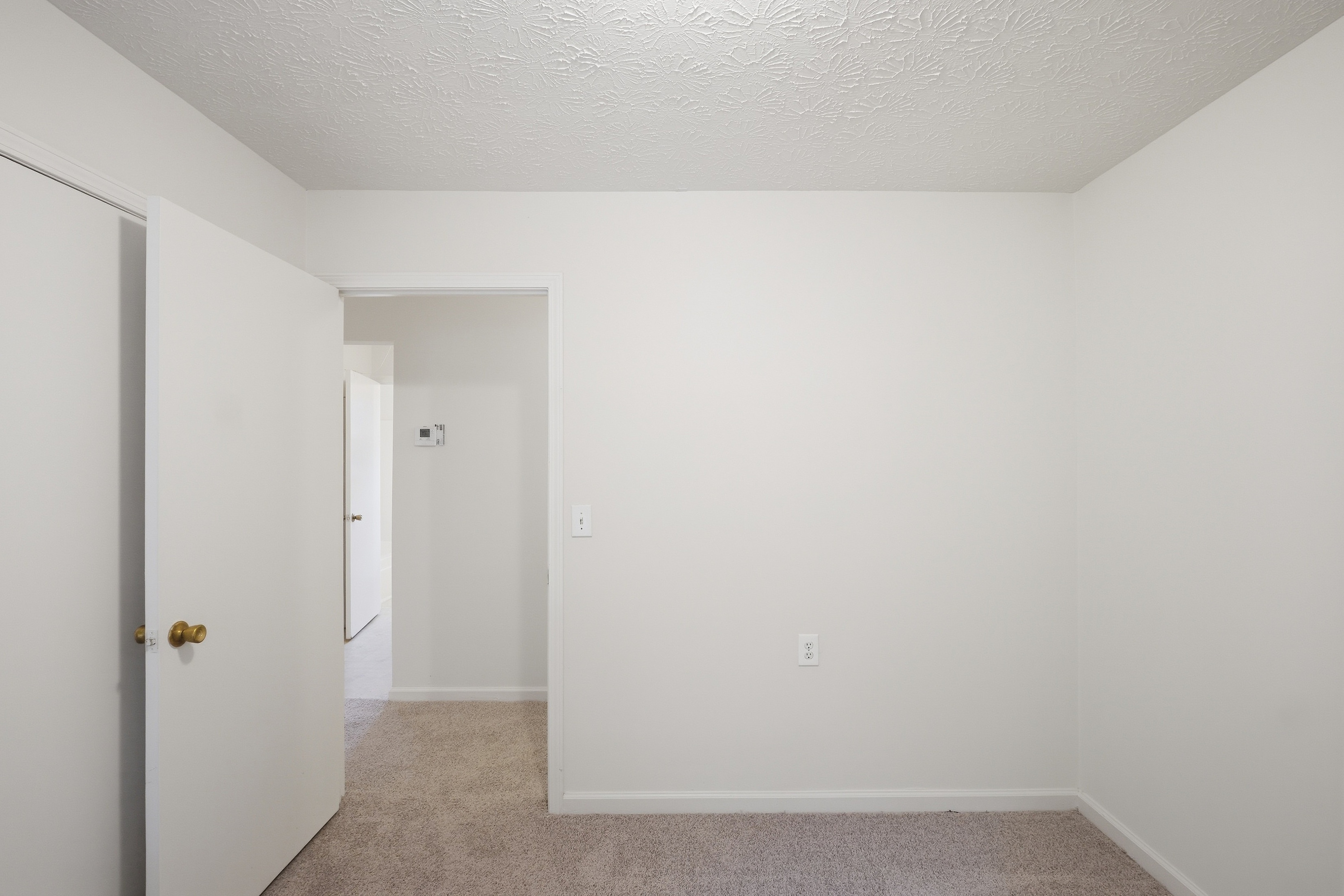 Photo 10 of 14 of 1668 Oak Knoll Cir SE, Atlanta, GA