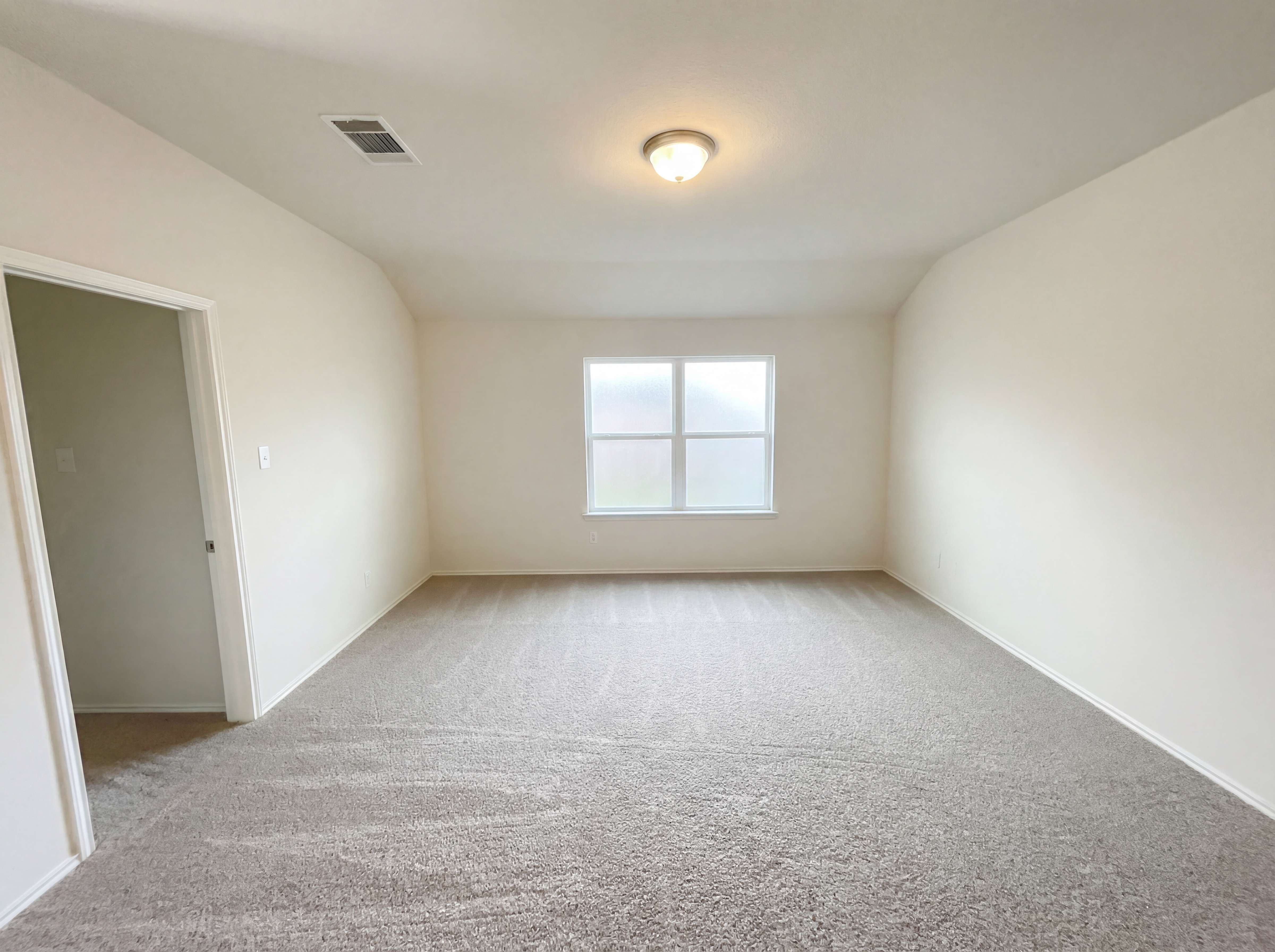 Photo 17 of 26 of 128 Inman Dr, Hutto, TX