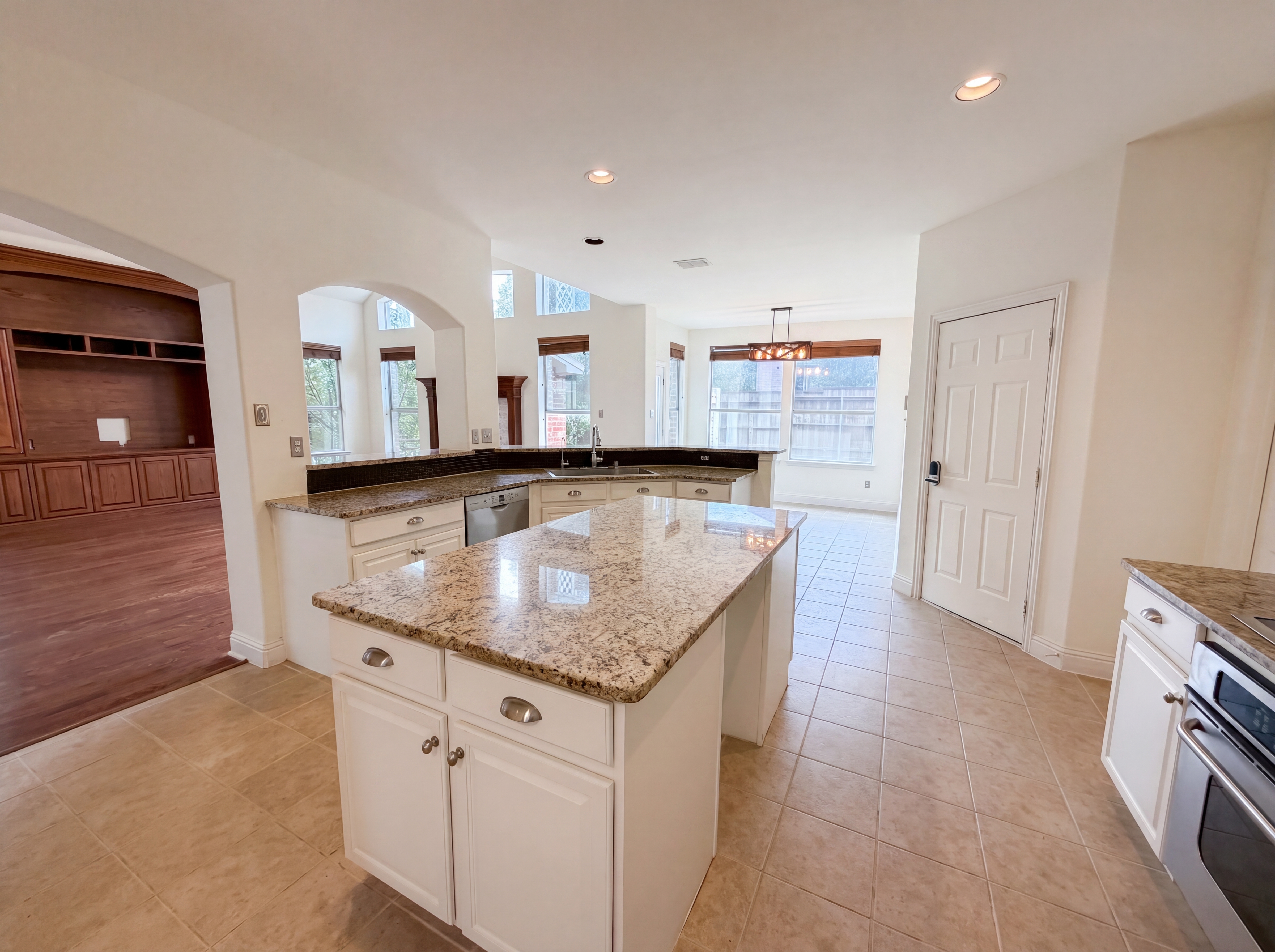 Photo 11 of 22 of 2446 Chesterfield Rd, Garland, TX
