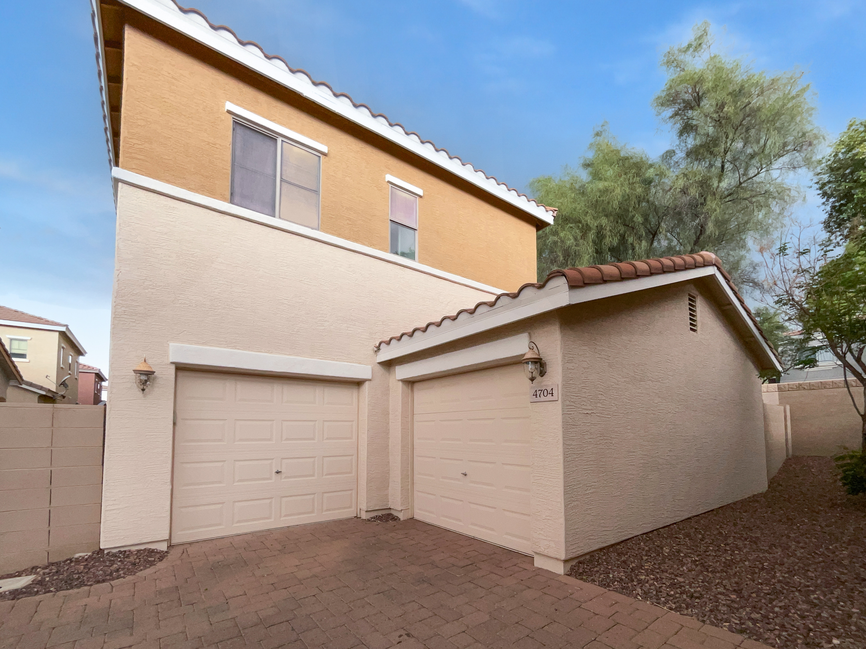 Photo 9 of 34 of 4704 E Laurel Ave, Gilbert, AZ