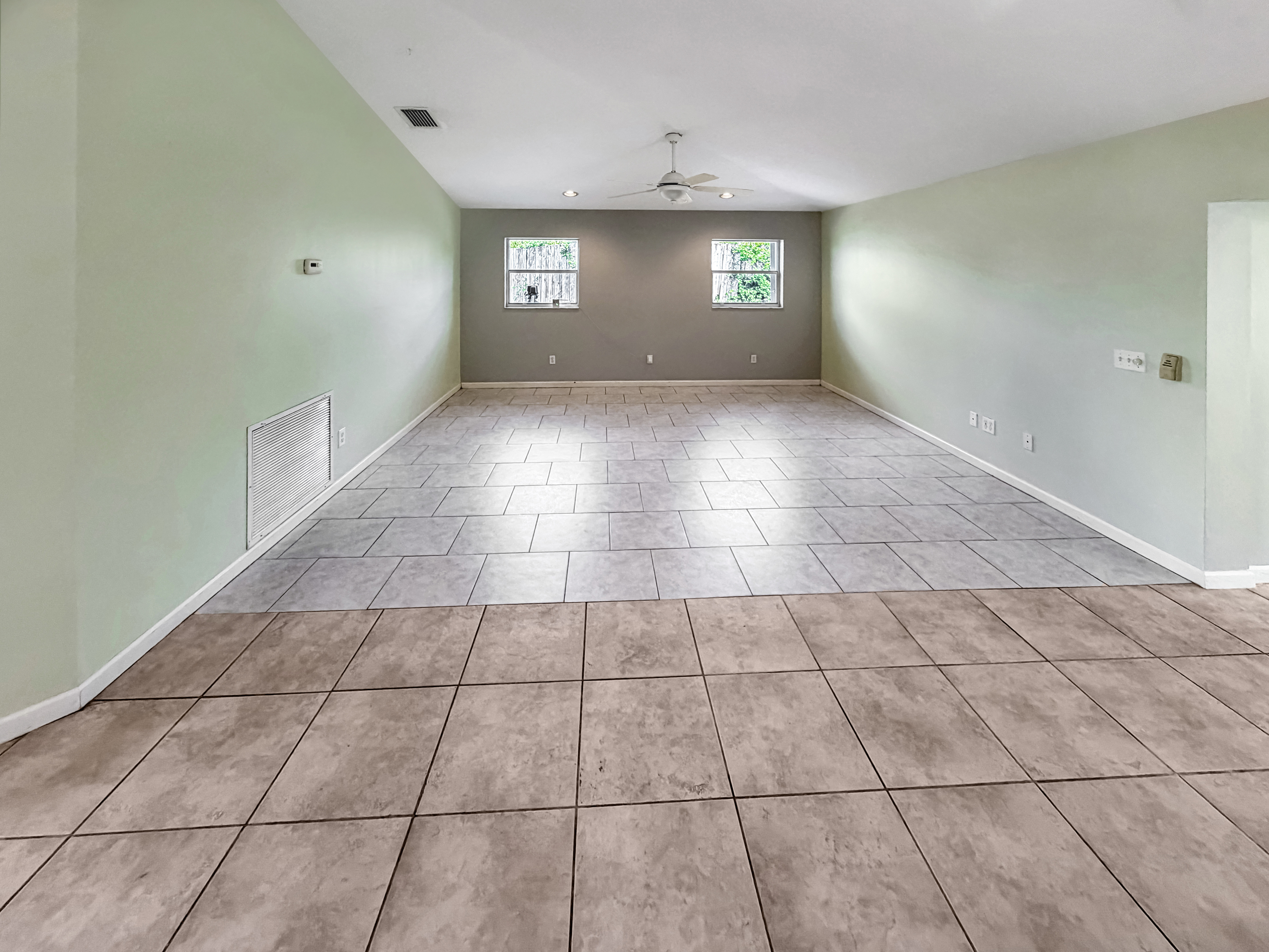 Photo 3 of 18 of 2361 NE 21st Ave, Jensen Beach, FL