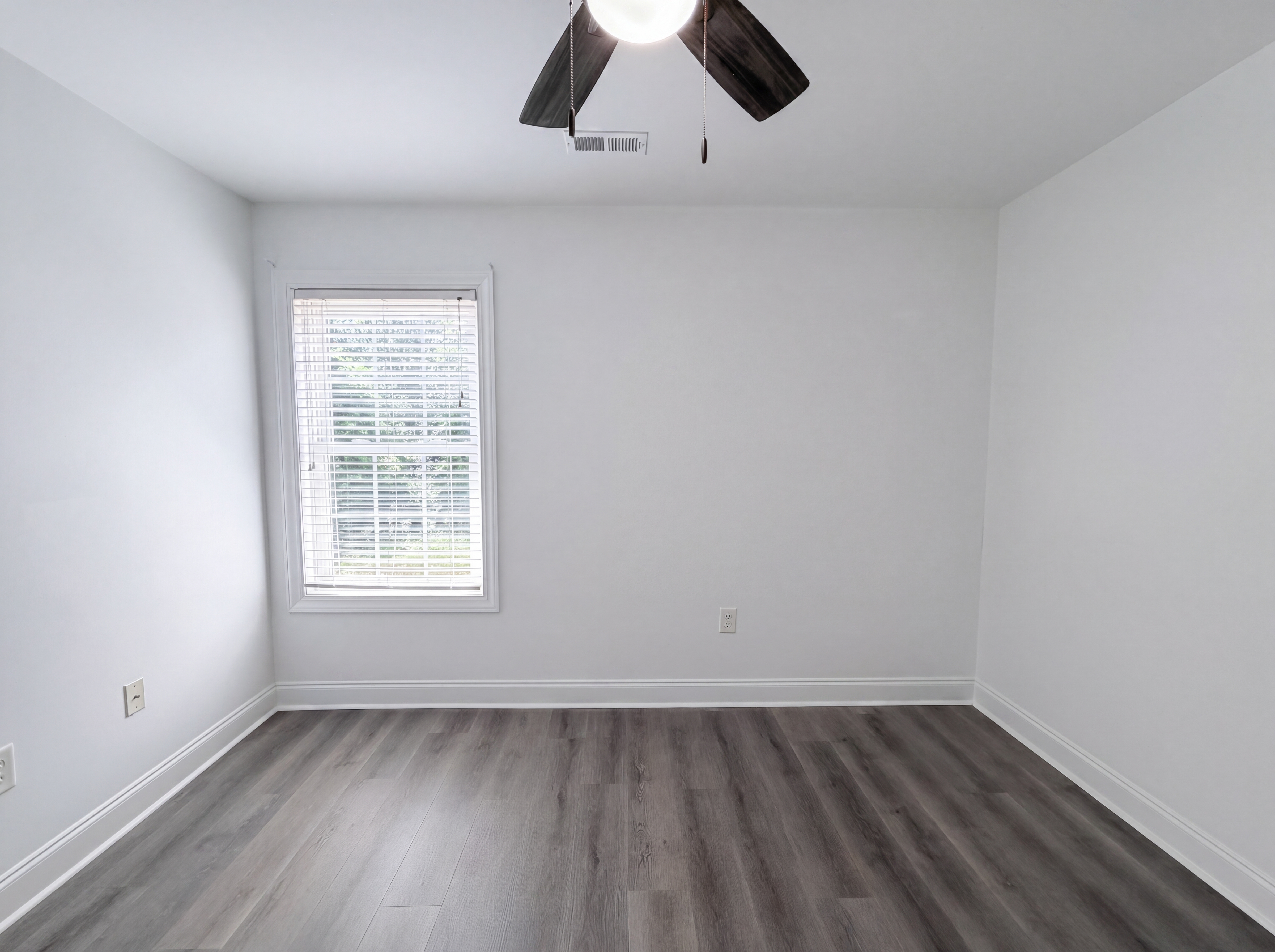 Photo 11 of 18 of 106 Woodfield Ln, Cherryville, NC