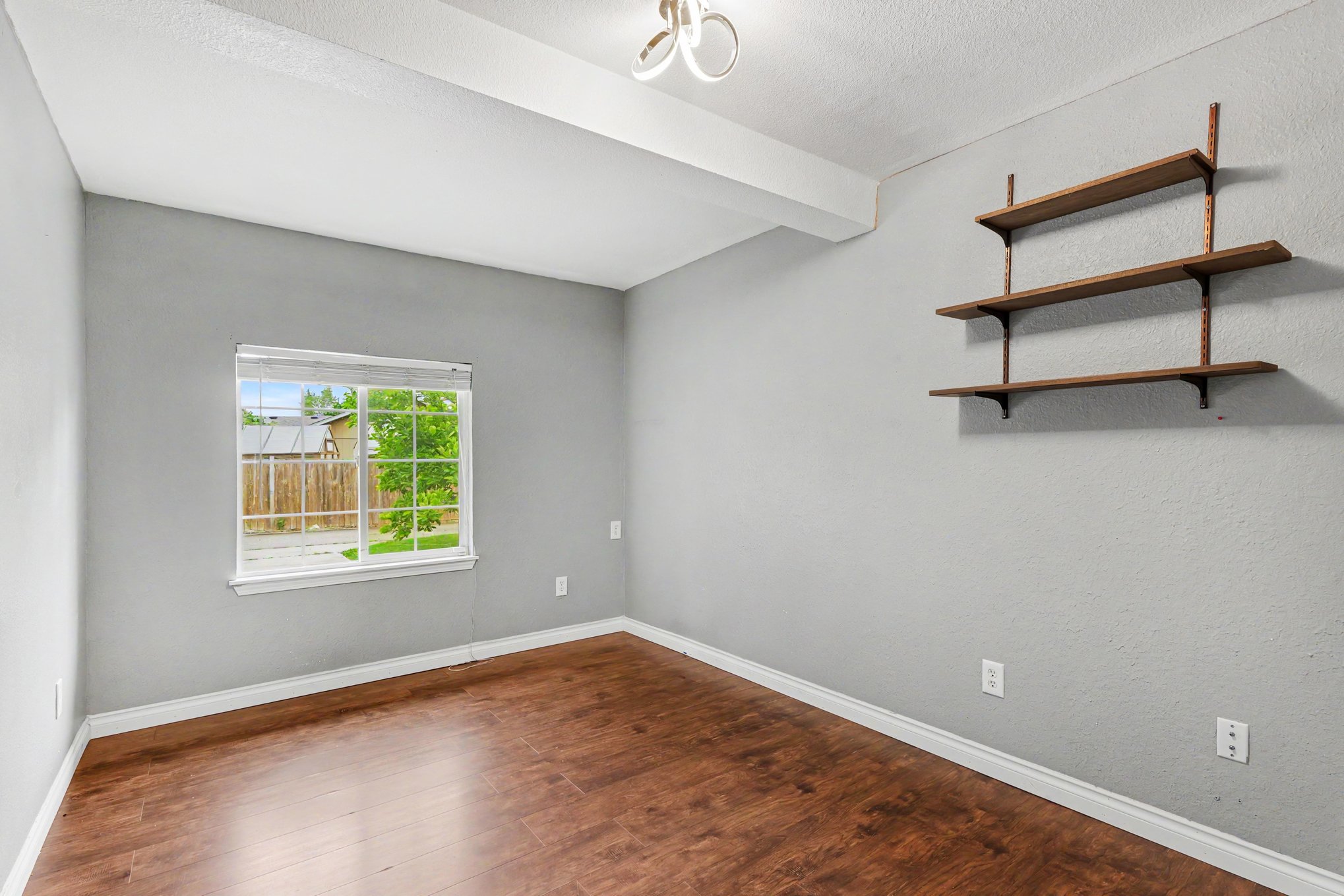 Photo 13 of 22 of 35620 92nd Avenue Ct S, McKenna, WA
