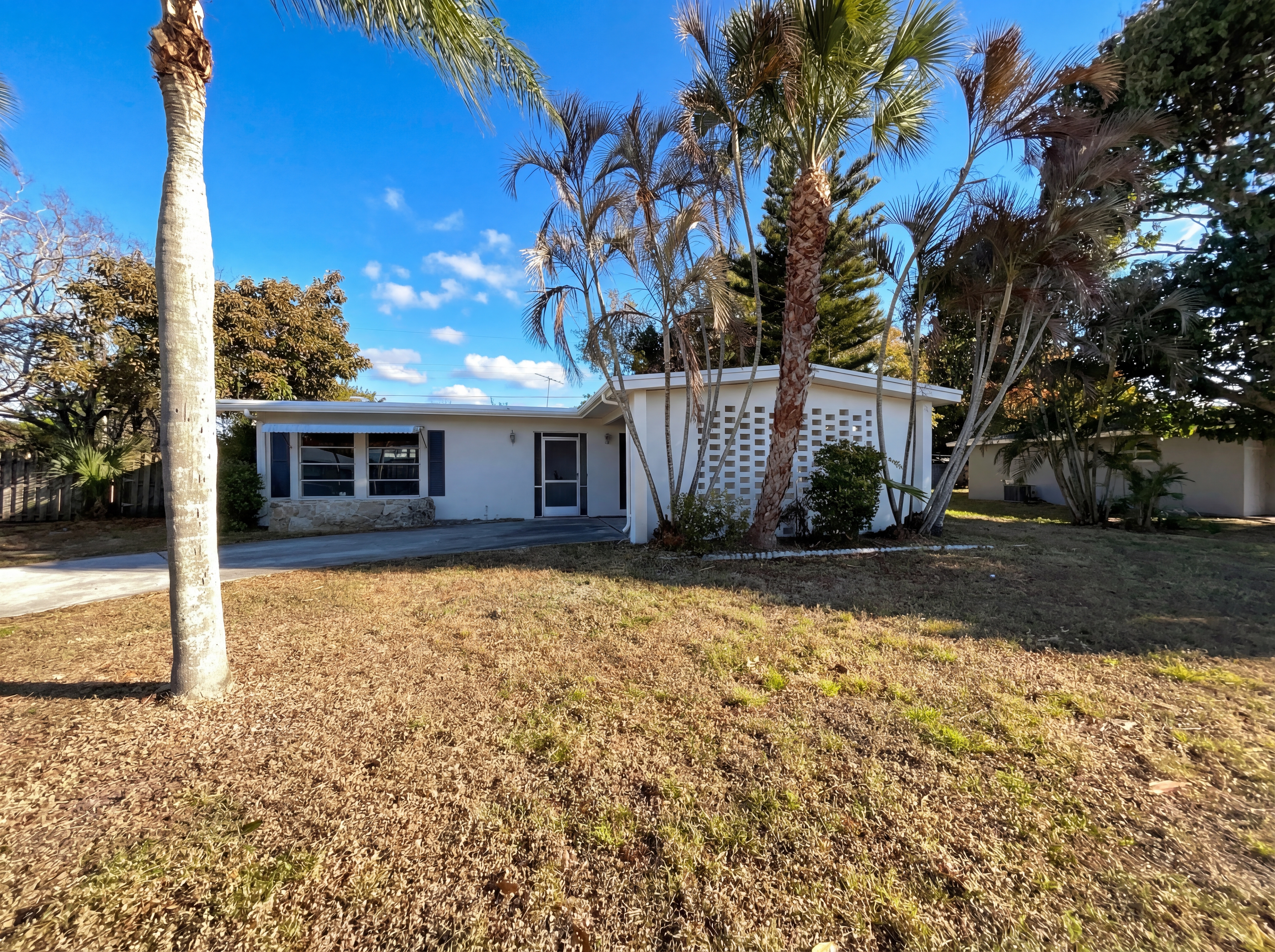 Photo 18 of 26 of 141 SE Calmoso Dr, Port Saint Lucie, FL