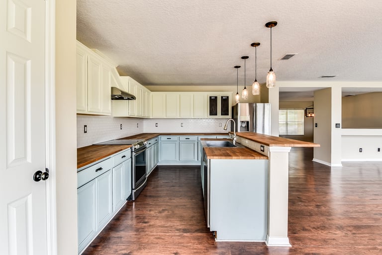 Photo 4 of 27 - 1519 Pier St, Clermont, FL 34711