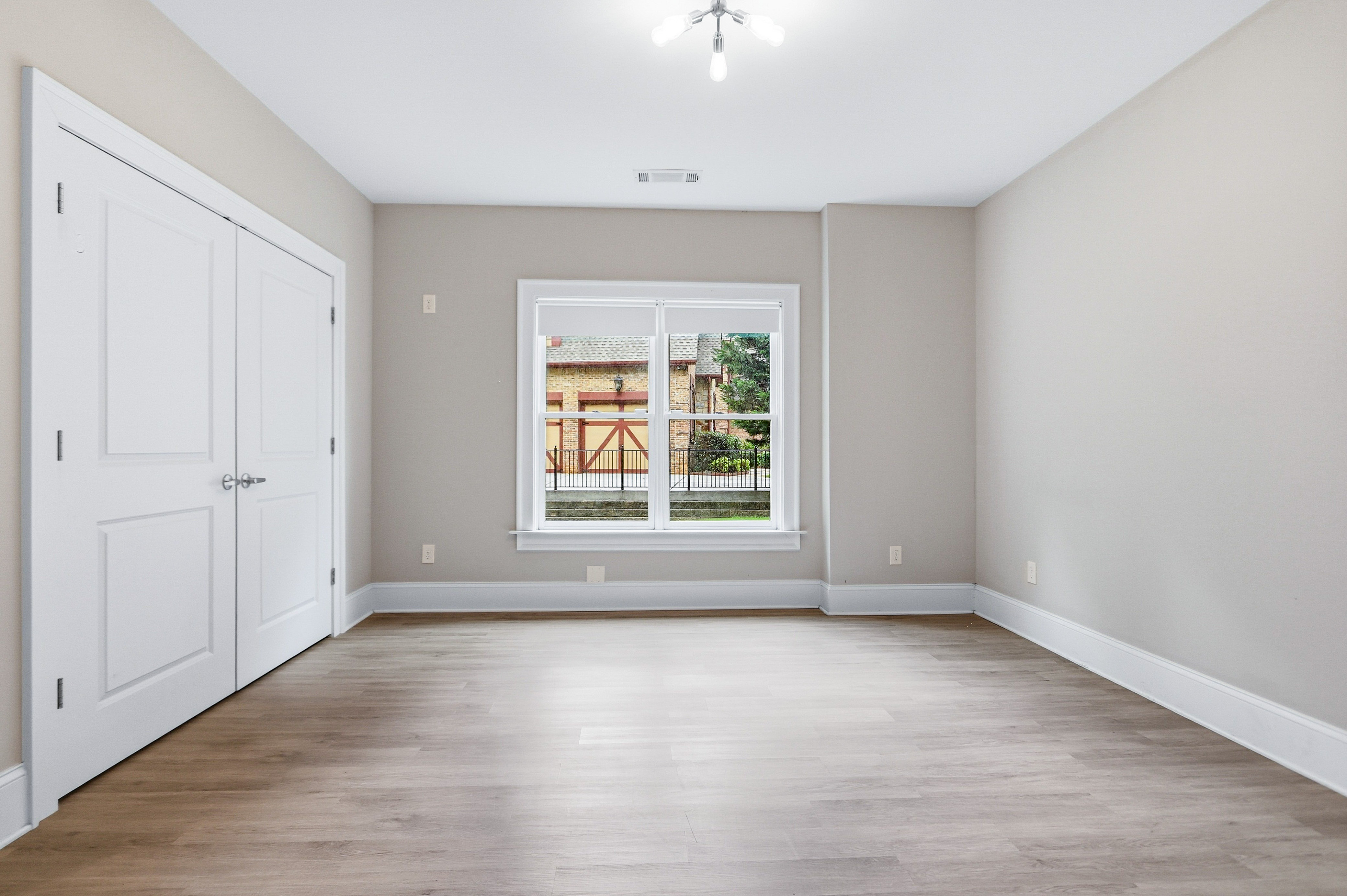 Photo 43 of 69 of 331 Summer Garden Dr, Marietta, GA