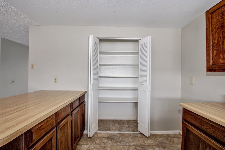 Photo 8 of 25 - 1912 W Dartmouth St, Mesa, AZ 85201