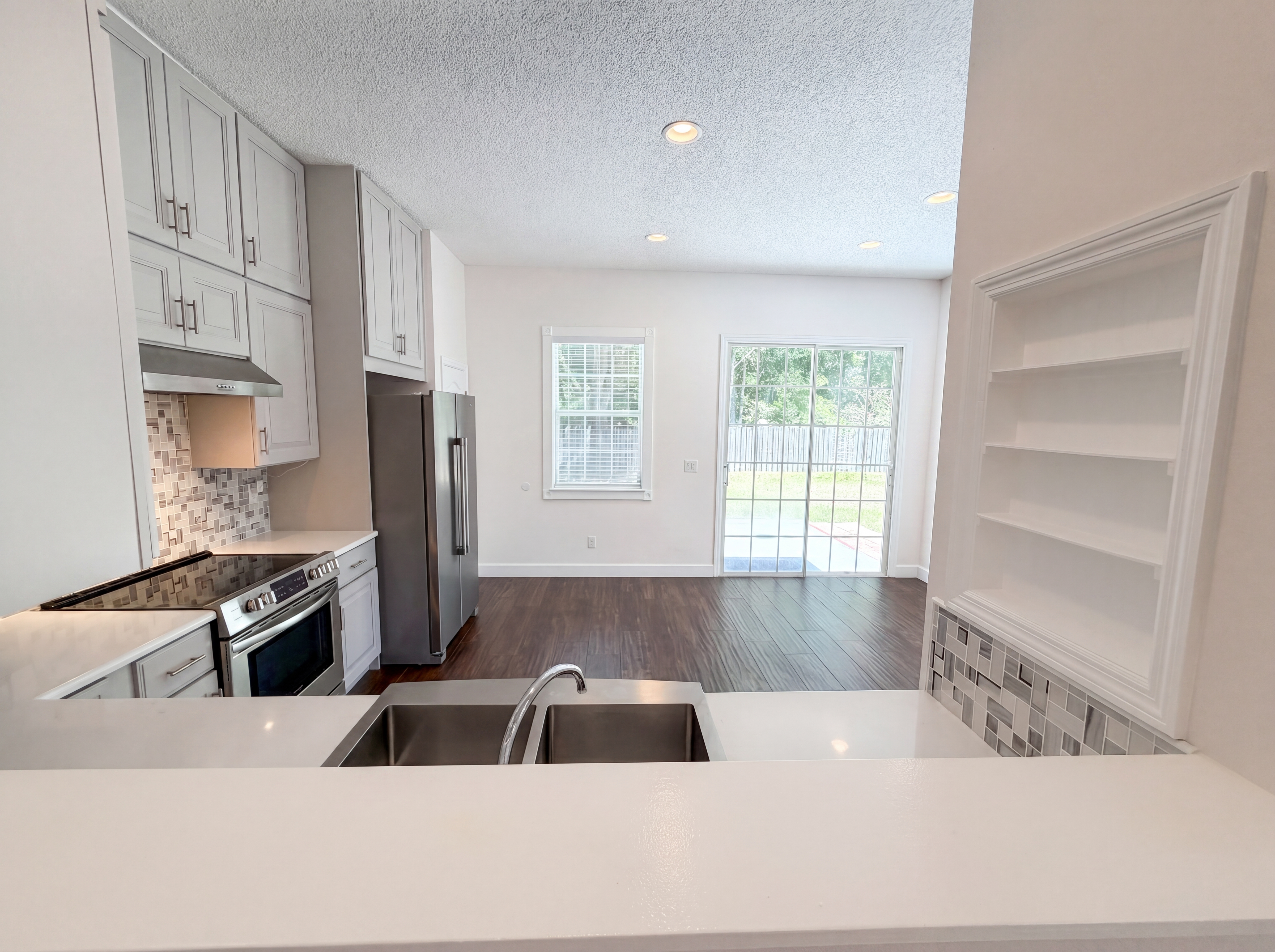 Photo 7 of 23 of 11215 Martin Lakes Dr N, Jacksonville, FL