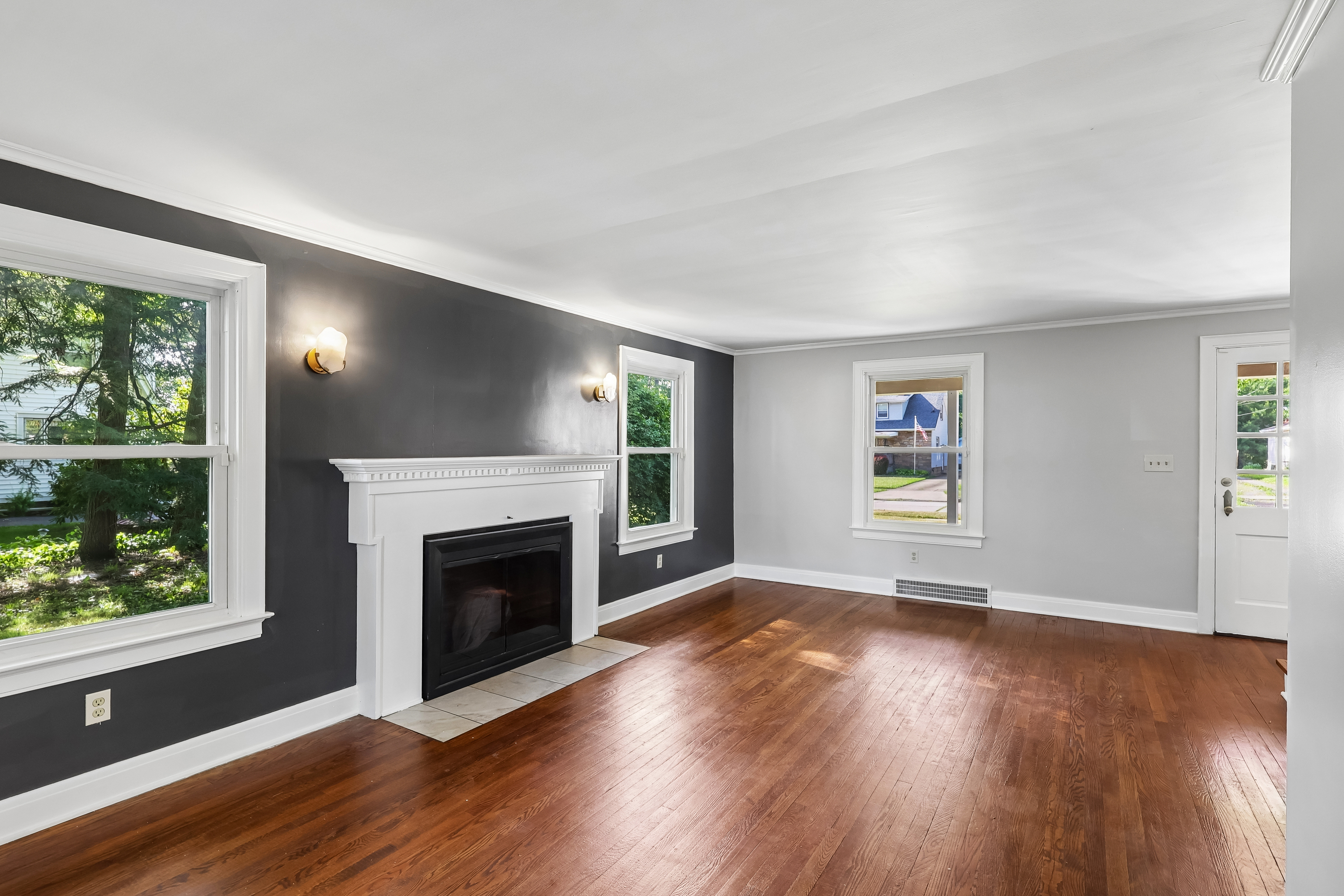 Photo 3 of 39 of 1824 Edgewood St NE, Warren, OH