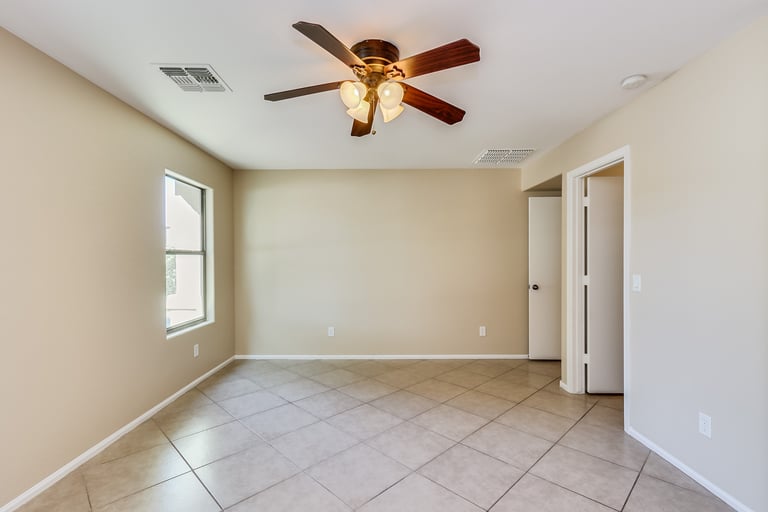 Photo 14 of 28 - 534 E Jeanne Ln, San Tan Valley, AZ 85140