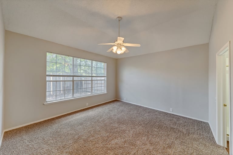Photo 16 of 29 - 4719 Lennon Ave, Arlington, TX 76016