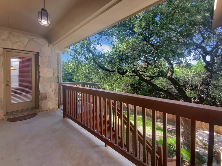Photo 33 of 35 - 7900 Menler Dr, Austin, TX 78735