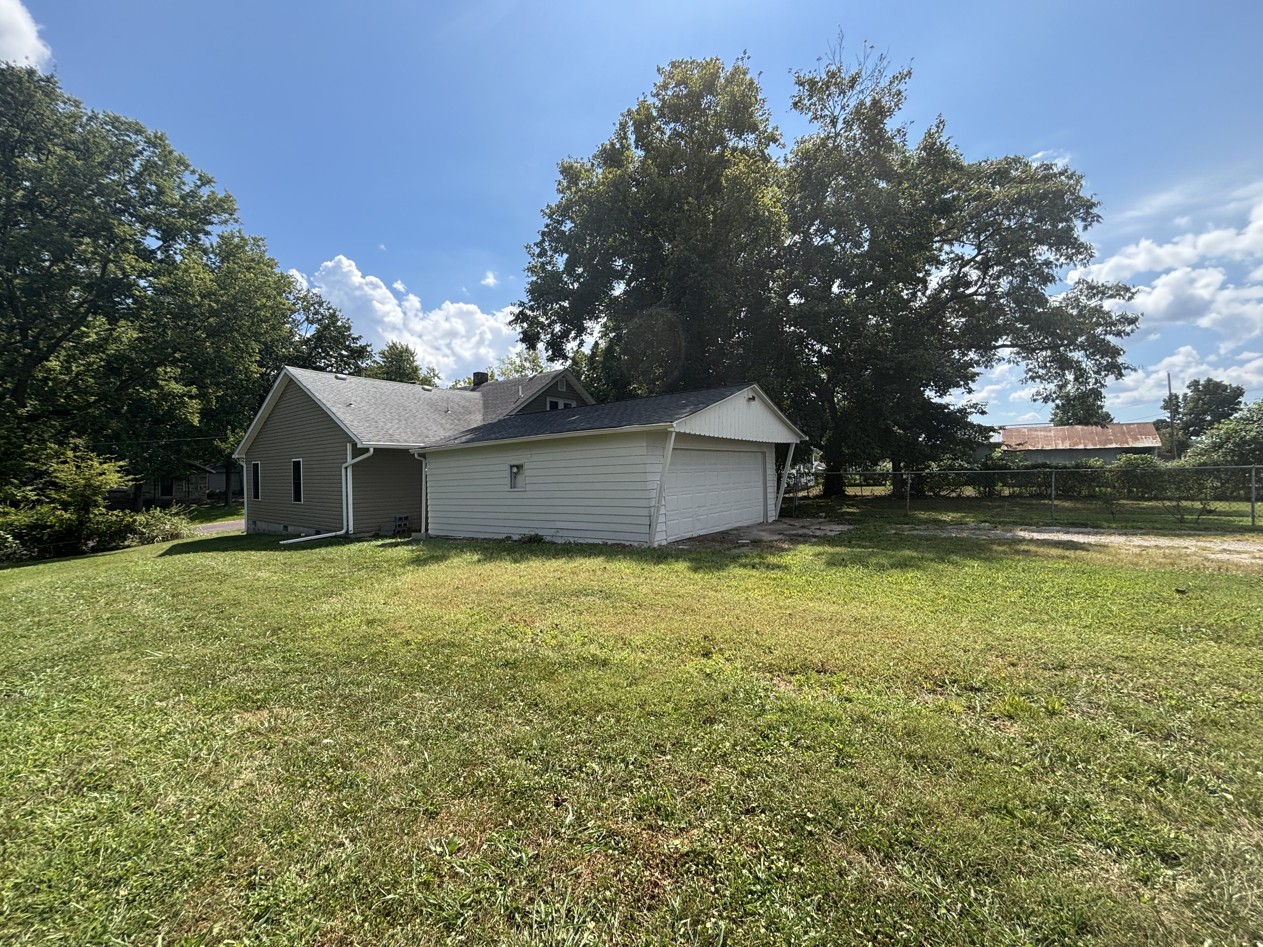Photo 19 of 23 of 6941 Willing St, Barnhart, MO
