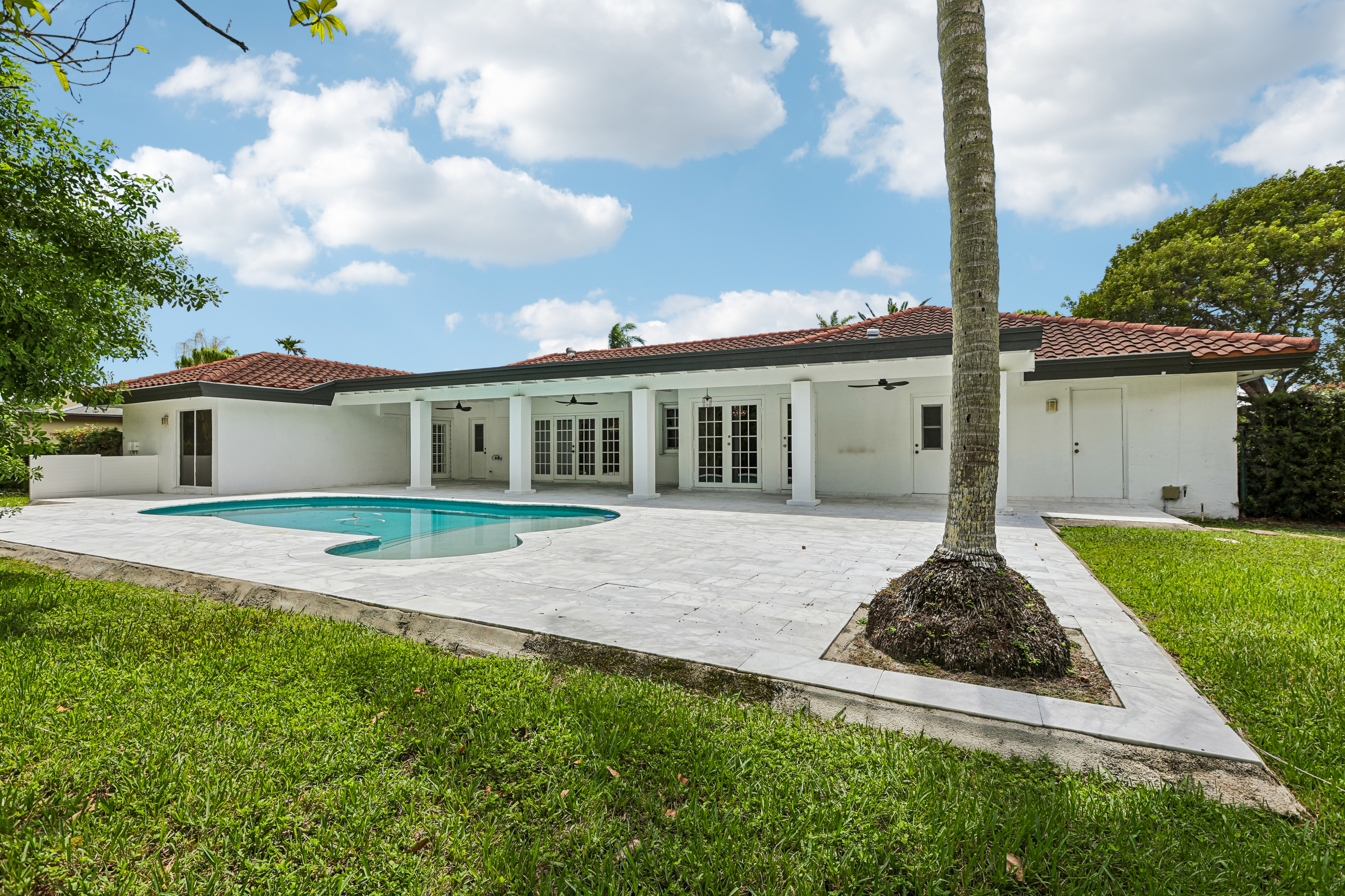 Photo 11 of 75 of 7745 SW 183rd Ter, Palmetto Bay, FL