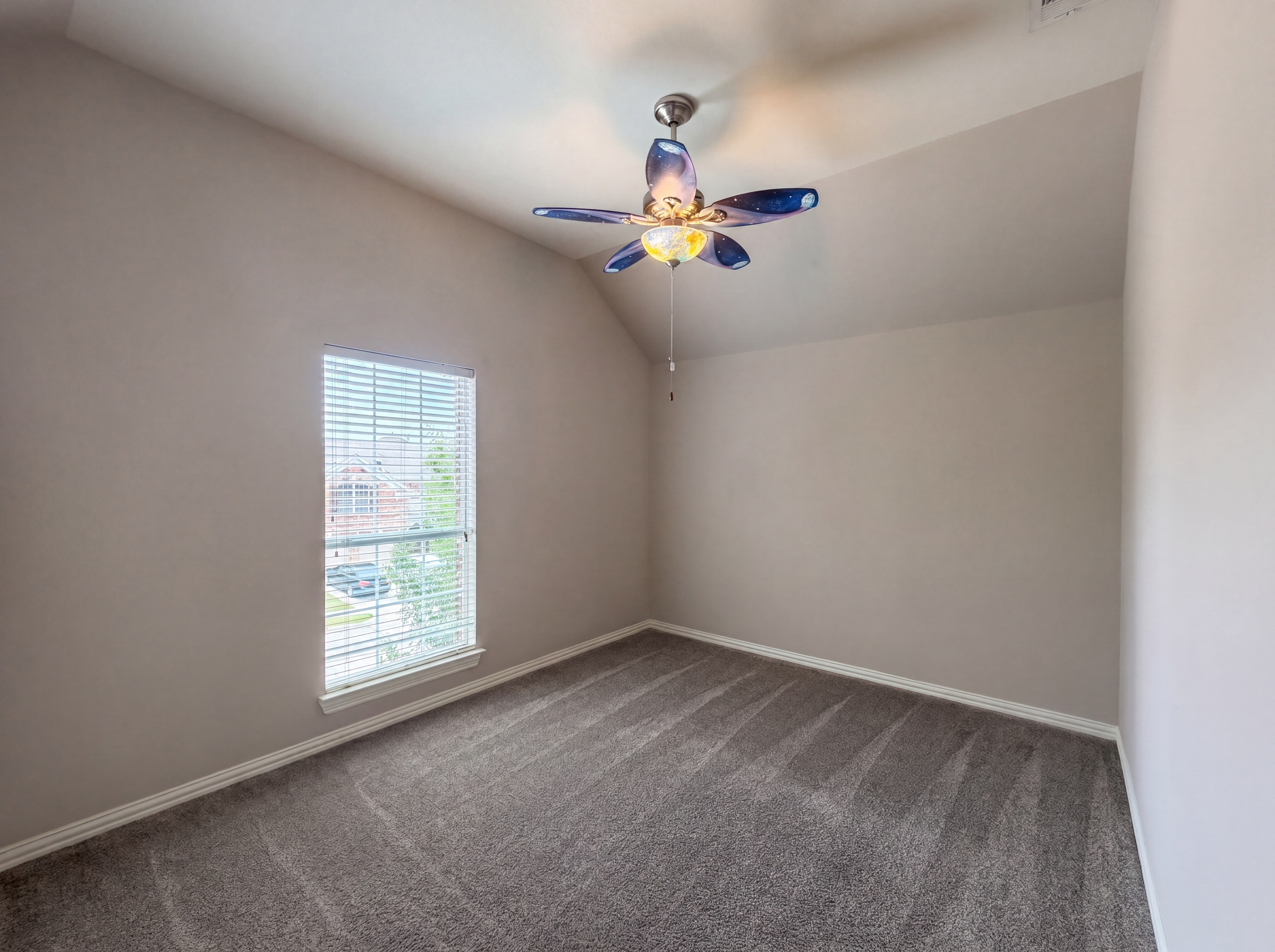 Photo 18 of 32 of 10330 Sandbar Dr, Irving, TX
