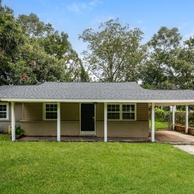 Property photo 1 of 704 Thornton Pl