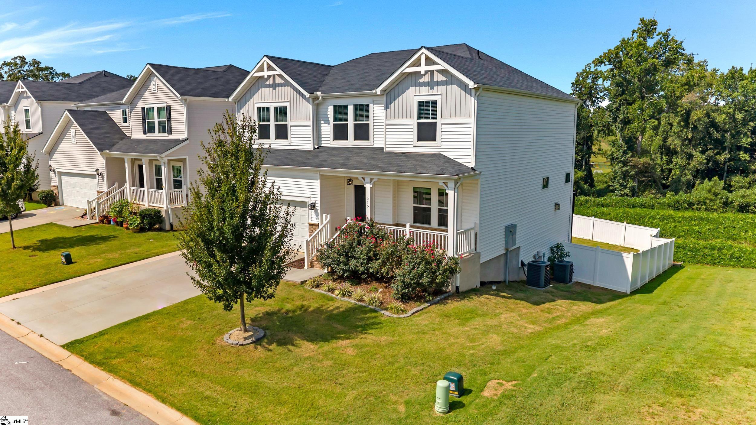 Photo 2 of 53 of 315 Pewter Cir, Simpsonville, SC