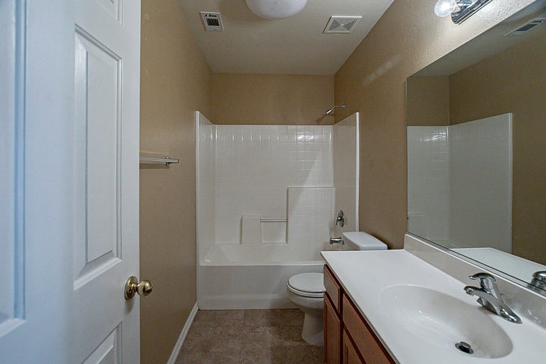 Photo 7 of 23 - 21250 Seibel Ln, Apple Valley, CA 92308