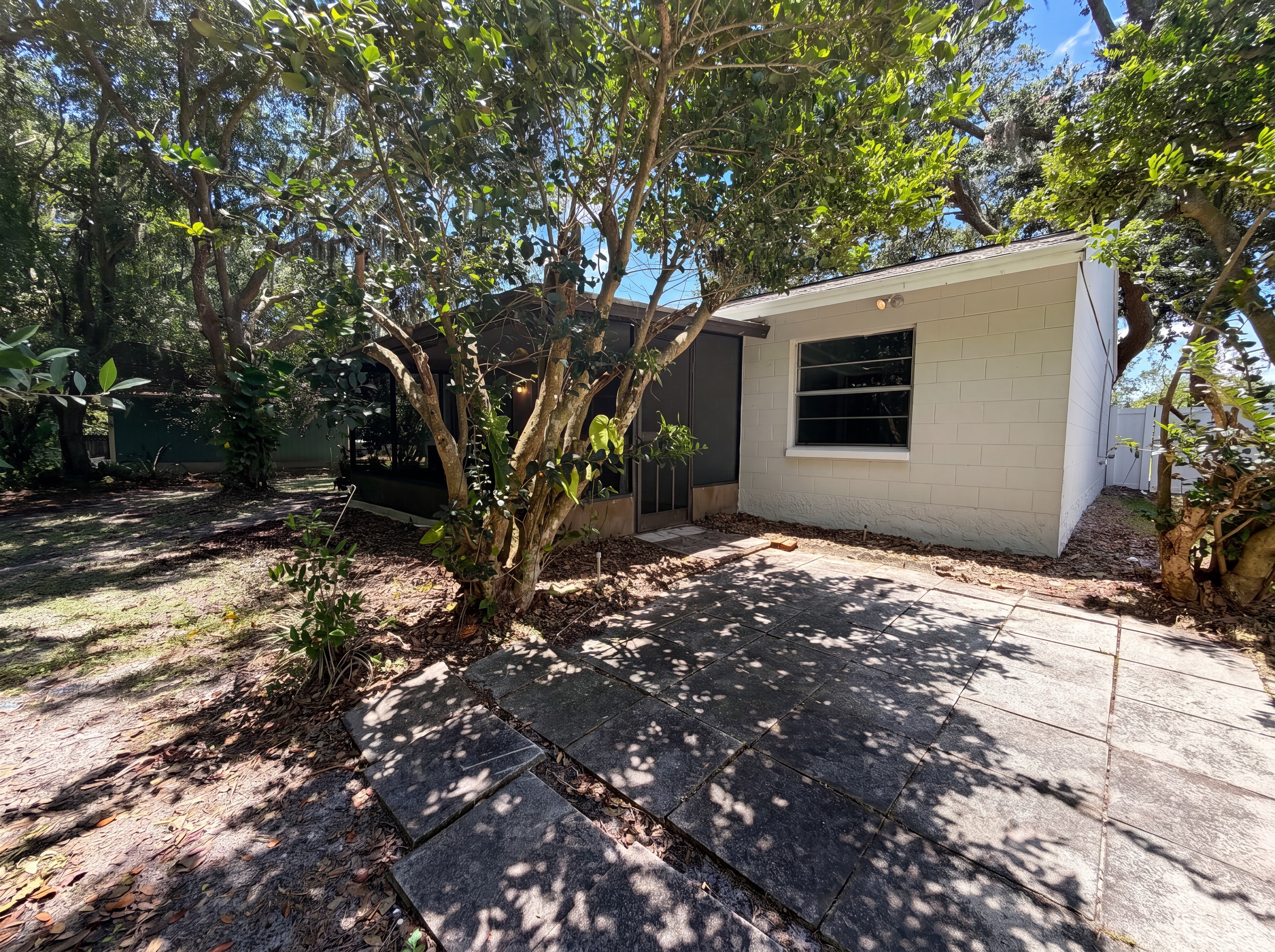 Photo 25 of 27 of 5720 Kneeland Ln, Tampa, FL