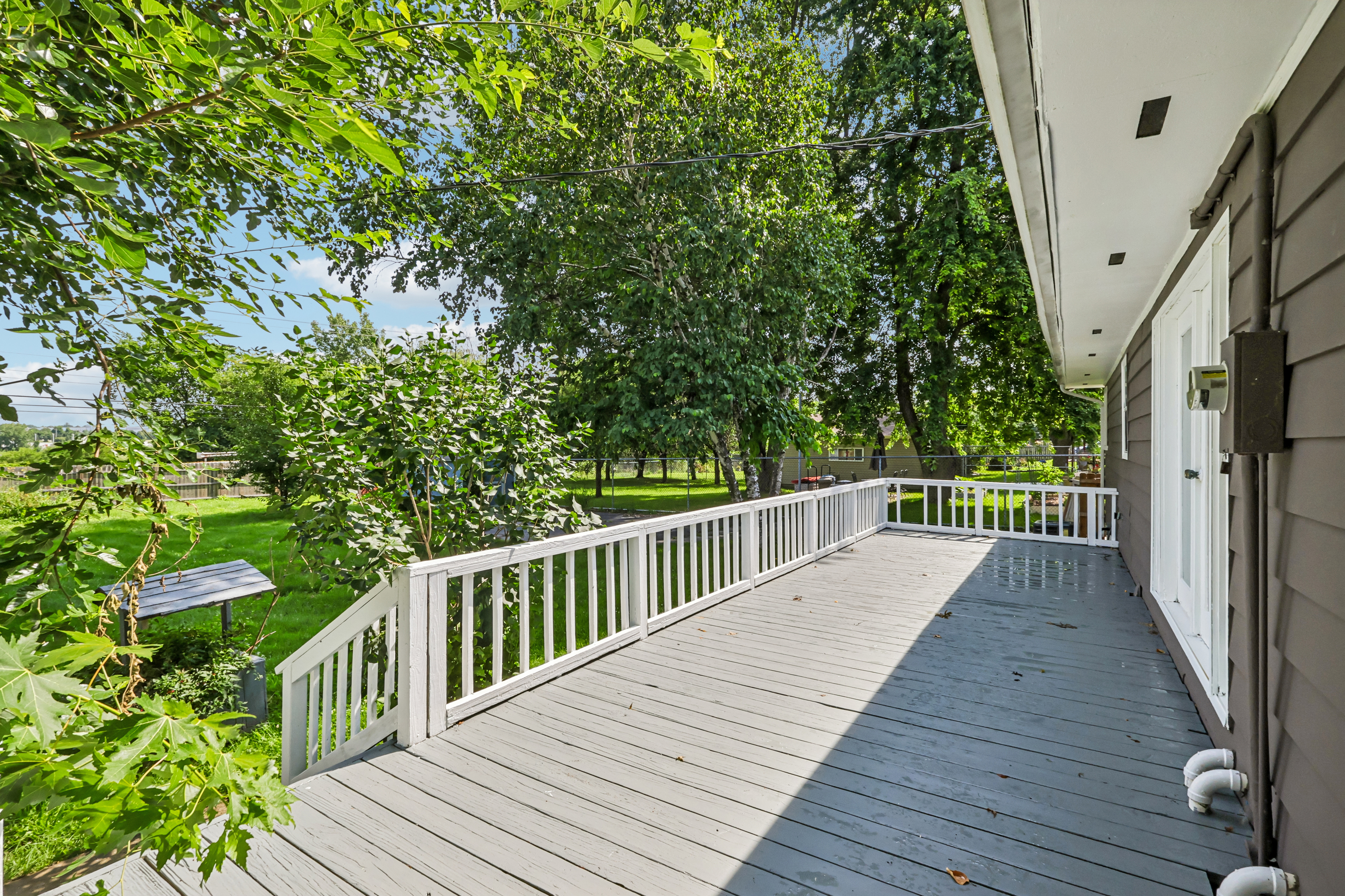 Photo 15 of 38 of 520 Woodlyn Dr, Aurora, IL