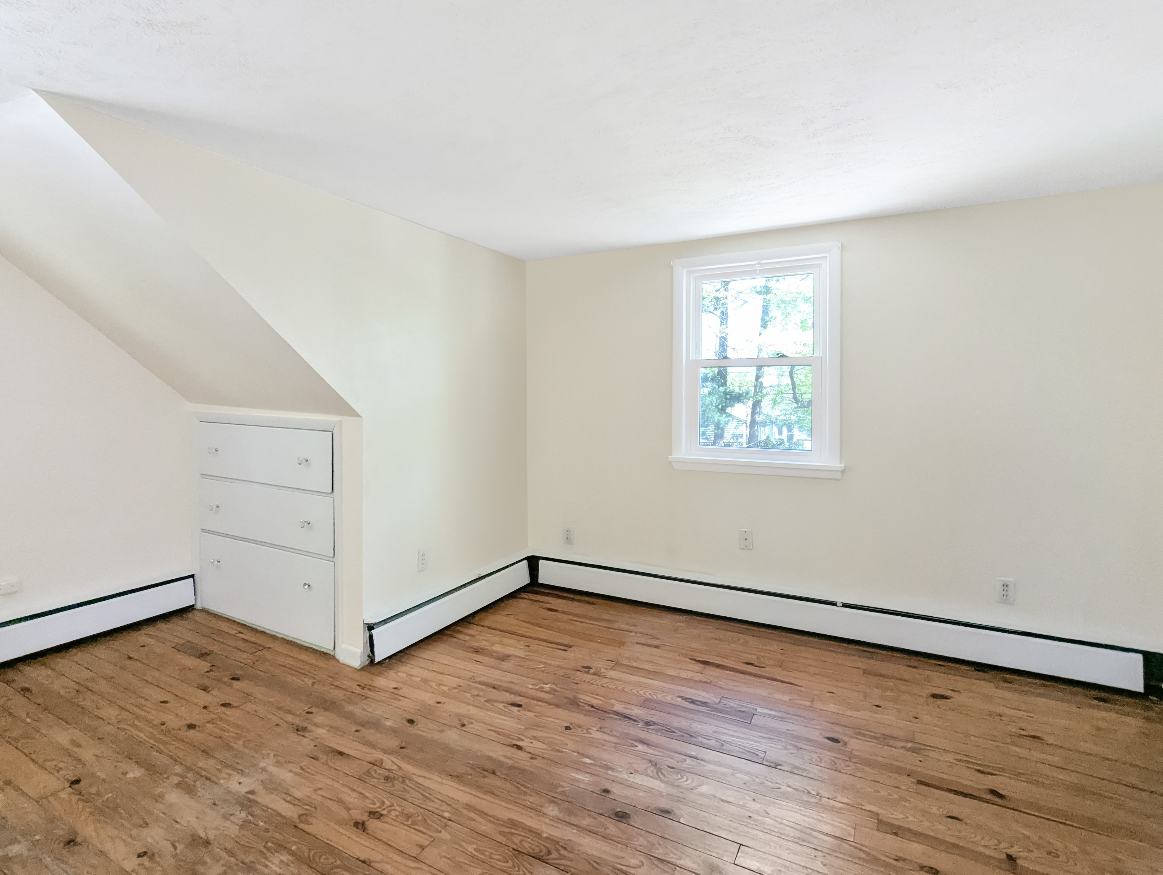 Photo 15 of 22 of 4135 Eastway Rd, Cleveland, OH
