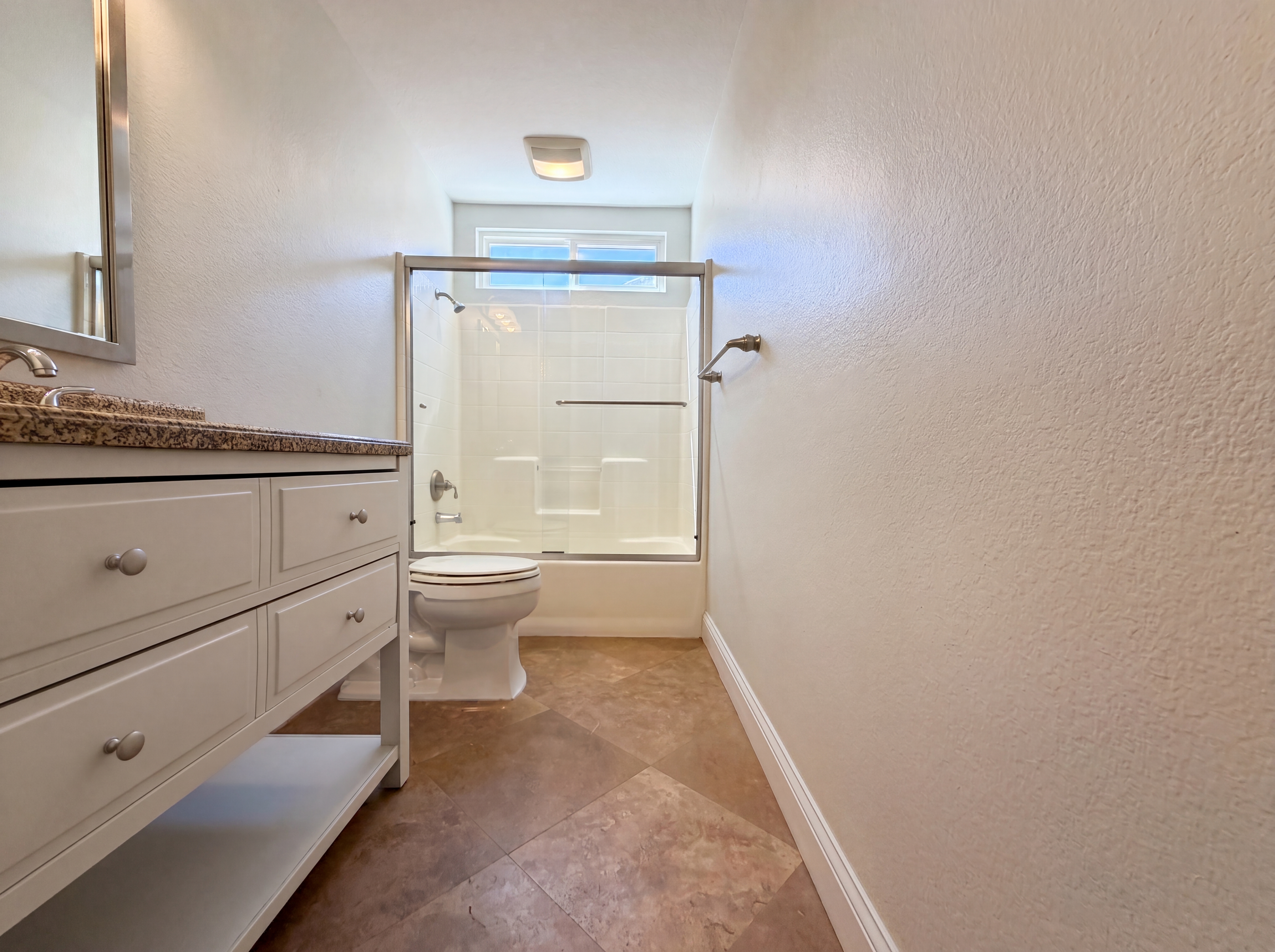 Photo 19 of 26 of 44758 Potestas Dr, Temecula, CA
