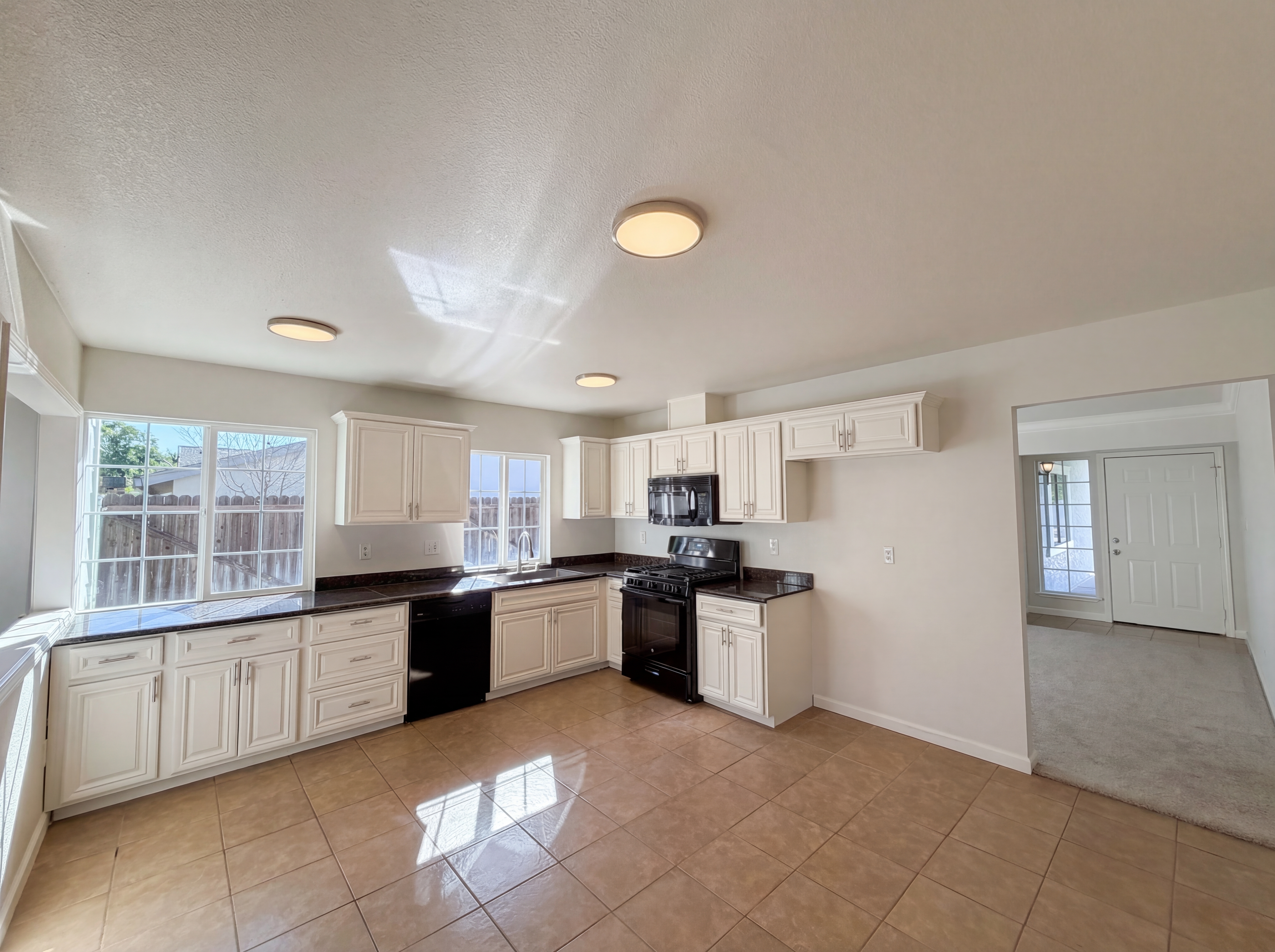 Photo 2 of 34 of 6909 Kittery Ave, Citrus Heights, CA