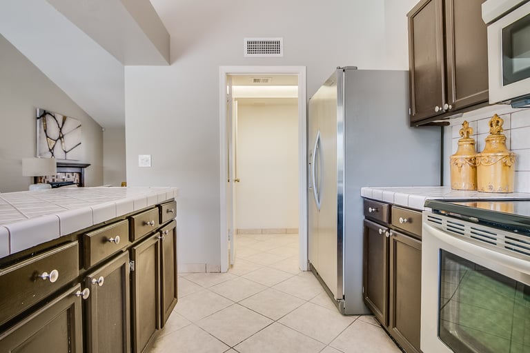 Photo 10 of 35 - 19415 N 9th Pl, Phoenix, AZ 85024