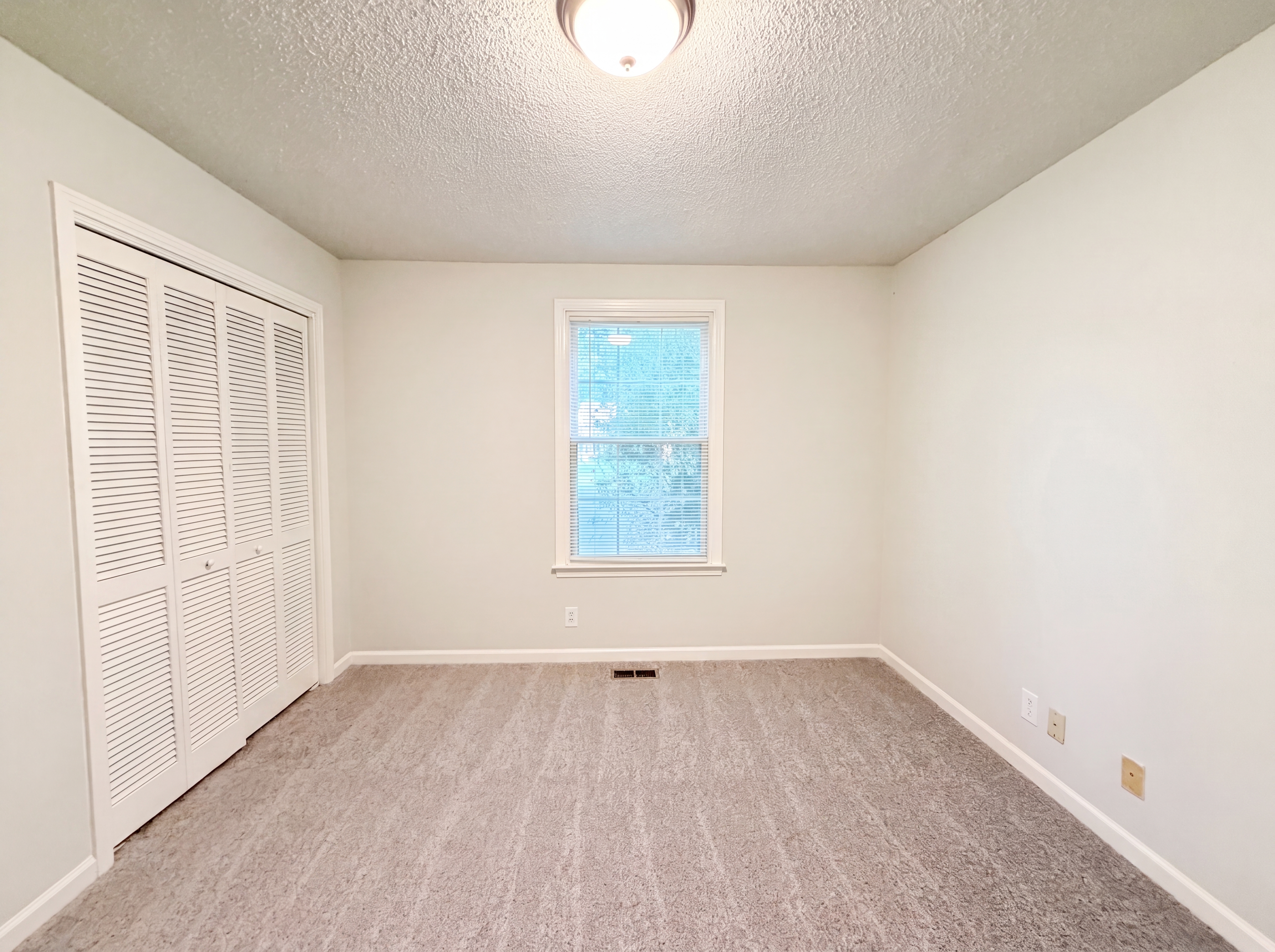 Photo 14 of 20 of 166 Kirby Dr, Clarksville, TN