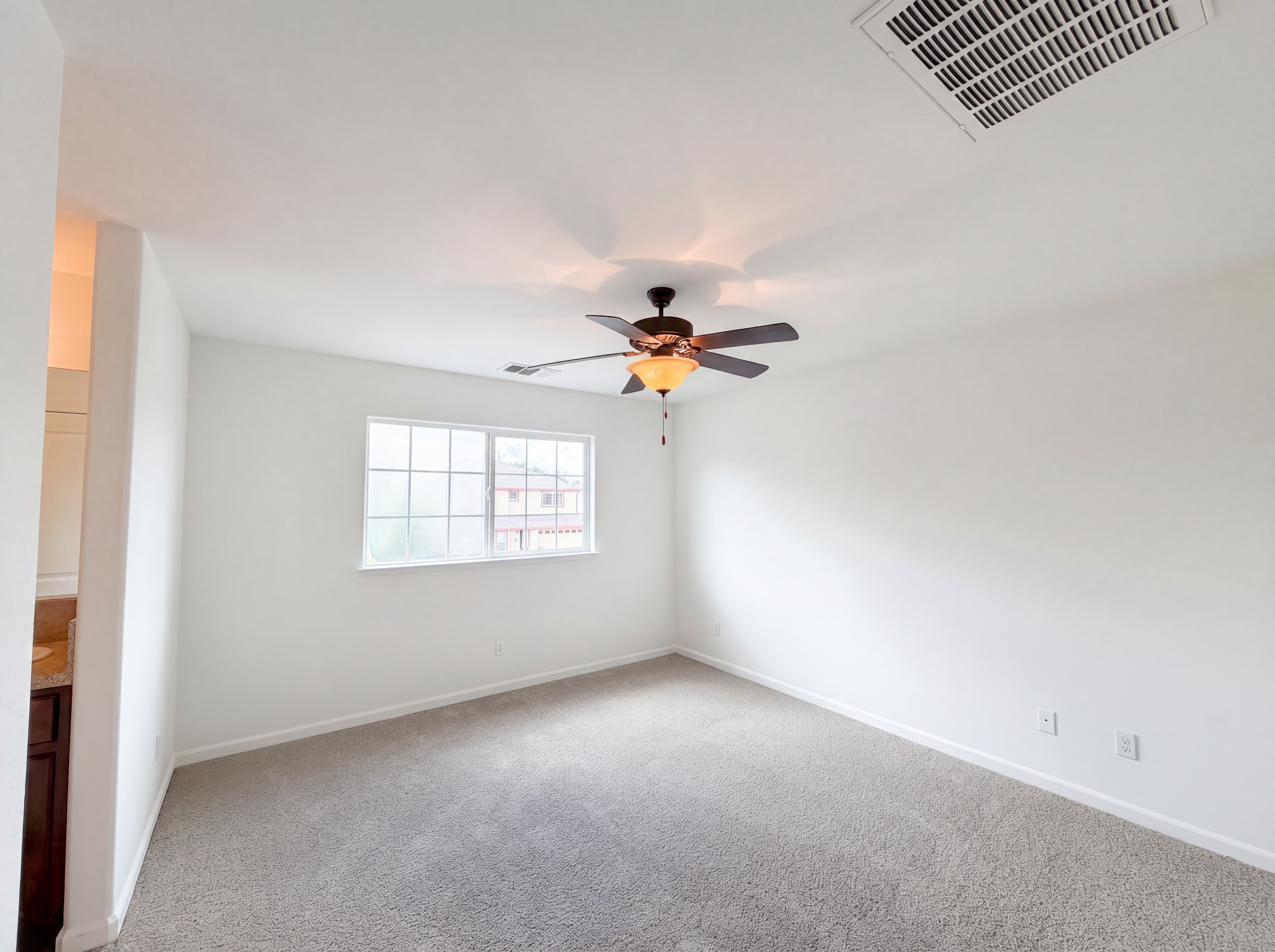 Photo 4 of 37 of 251 Sugnet Way, Sacramento, CA