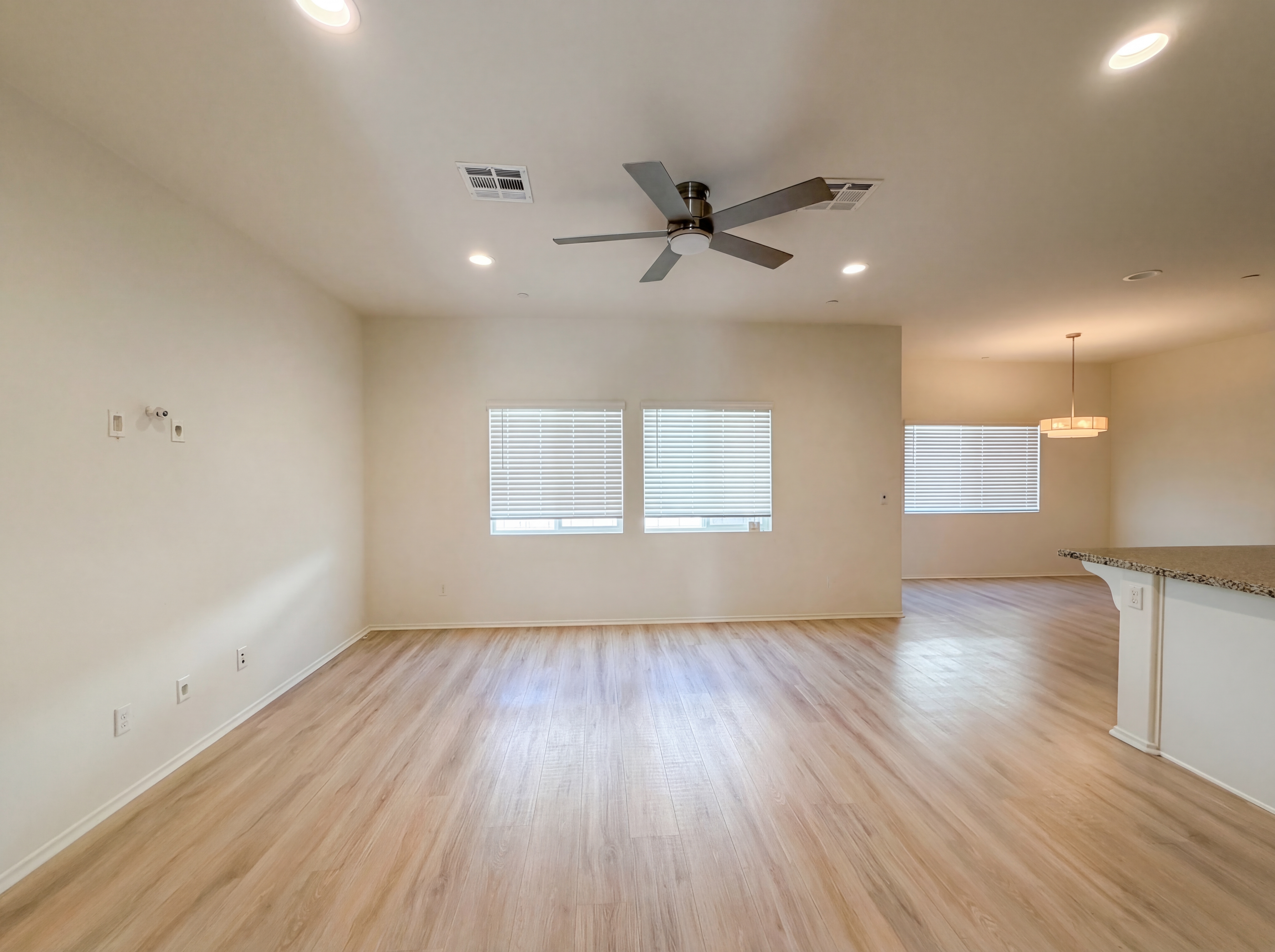 Photo 3 of 22 of 24266 Hazelnut Ave, Murrieta, CA