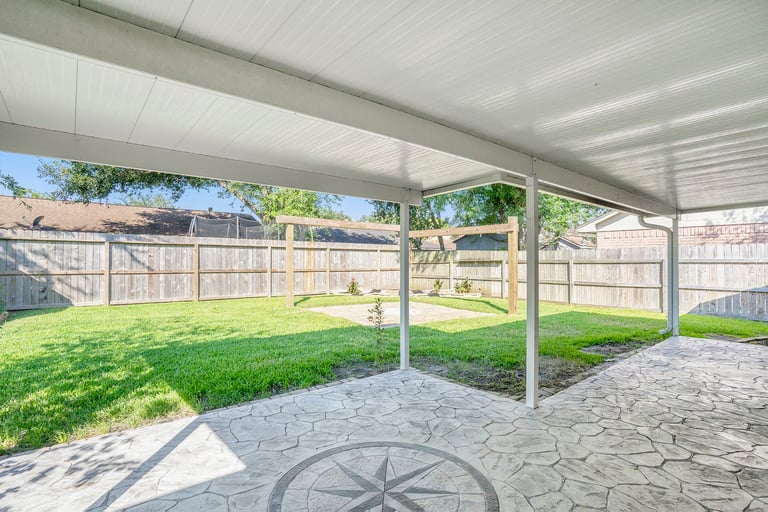 Photo 16 of 17 - 3806 Teakwood Dr, La Porte, TX 77571