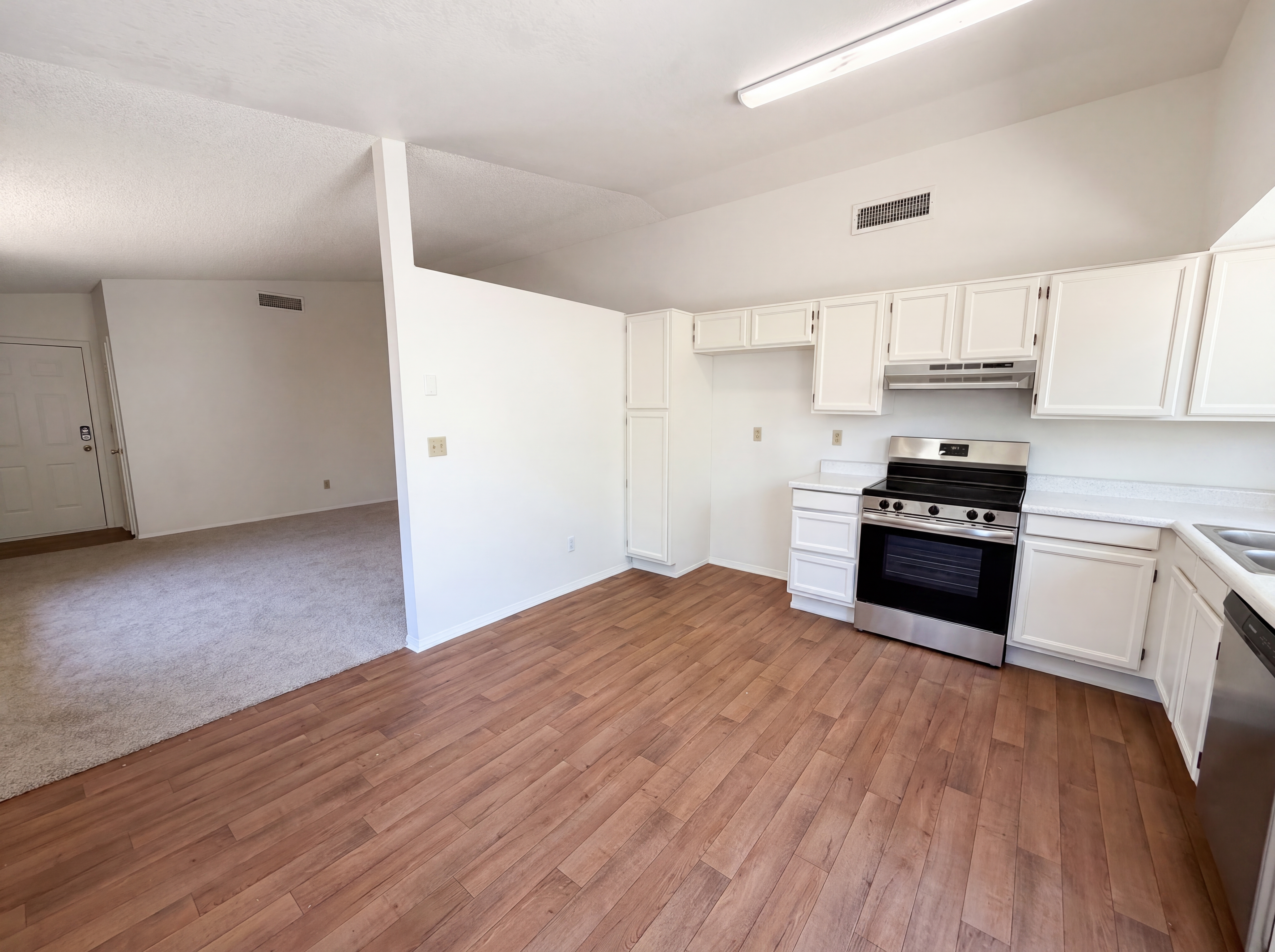 Photo 6 of 20 of 4461 N 84th Ave, Phoenix, AZ