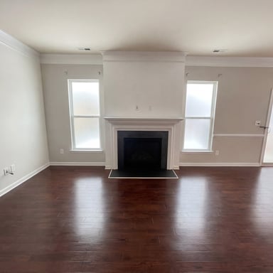 Property photo 3 of 305 Augustus Ln