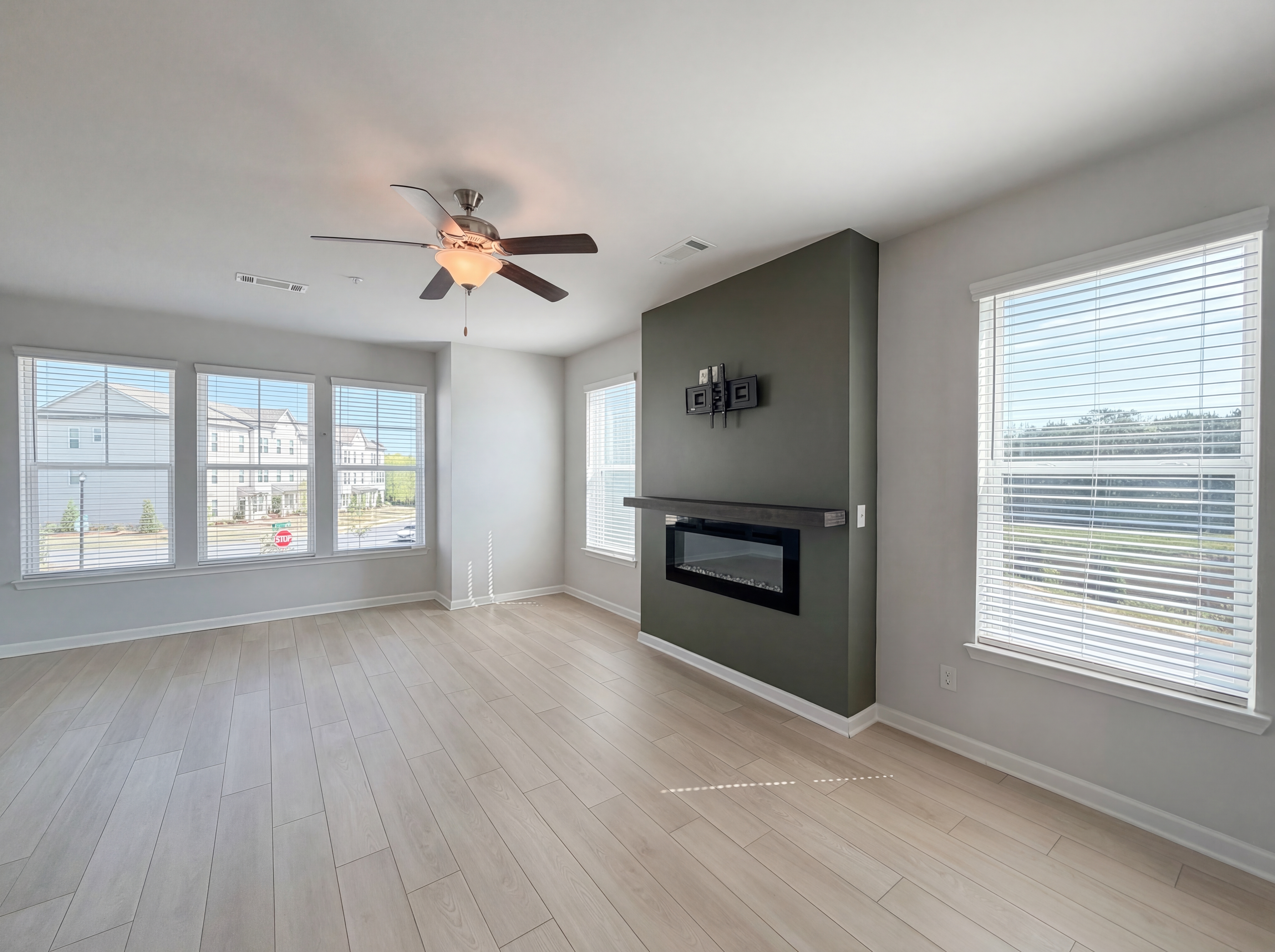 Photo 3 of 28 of 200 Cobalt Dr, Fayetteville, GA
