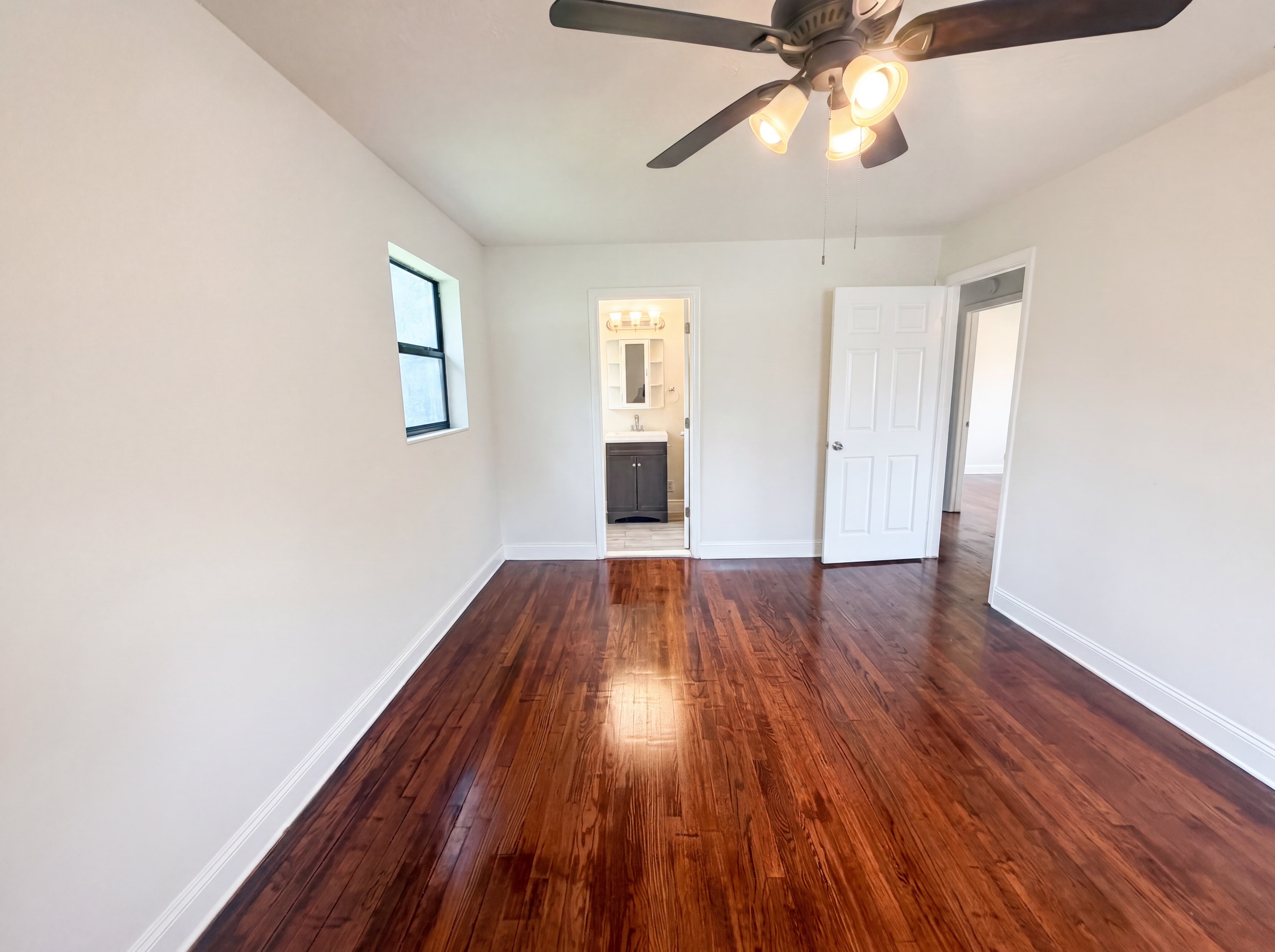 Photo 4 of 18 of 7520 Altus Dr S, Jacksonville, FL