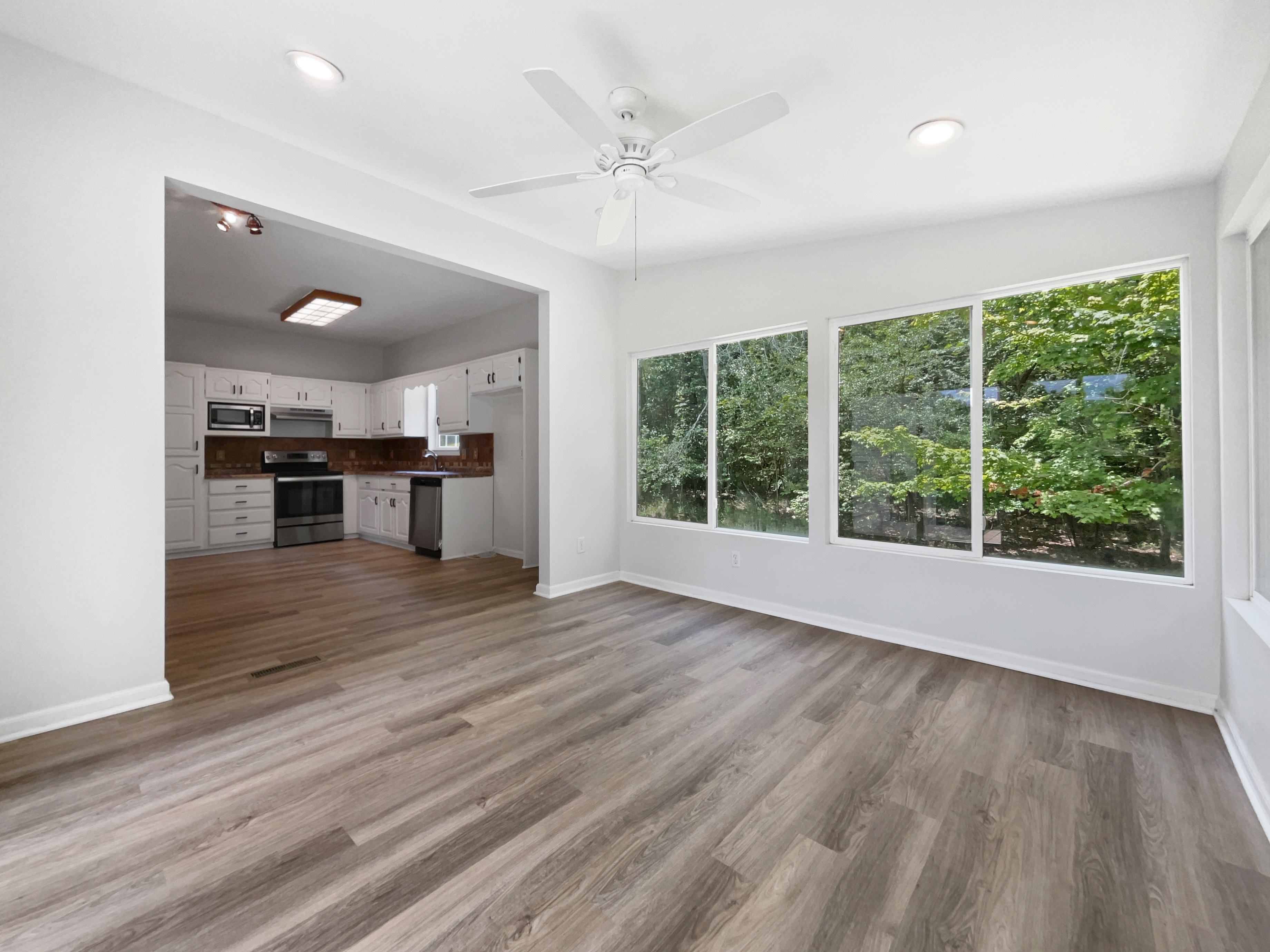 Photo 15 of 22 of 6268 Lakewood Trl, Pinson, AL