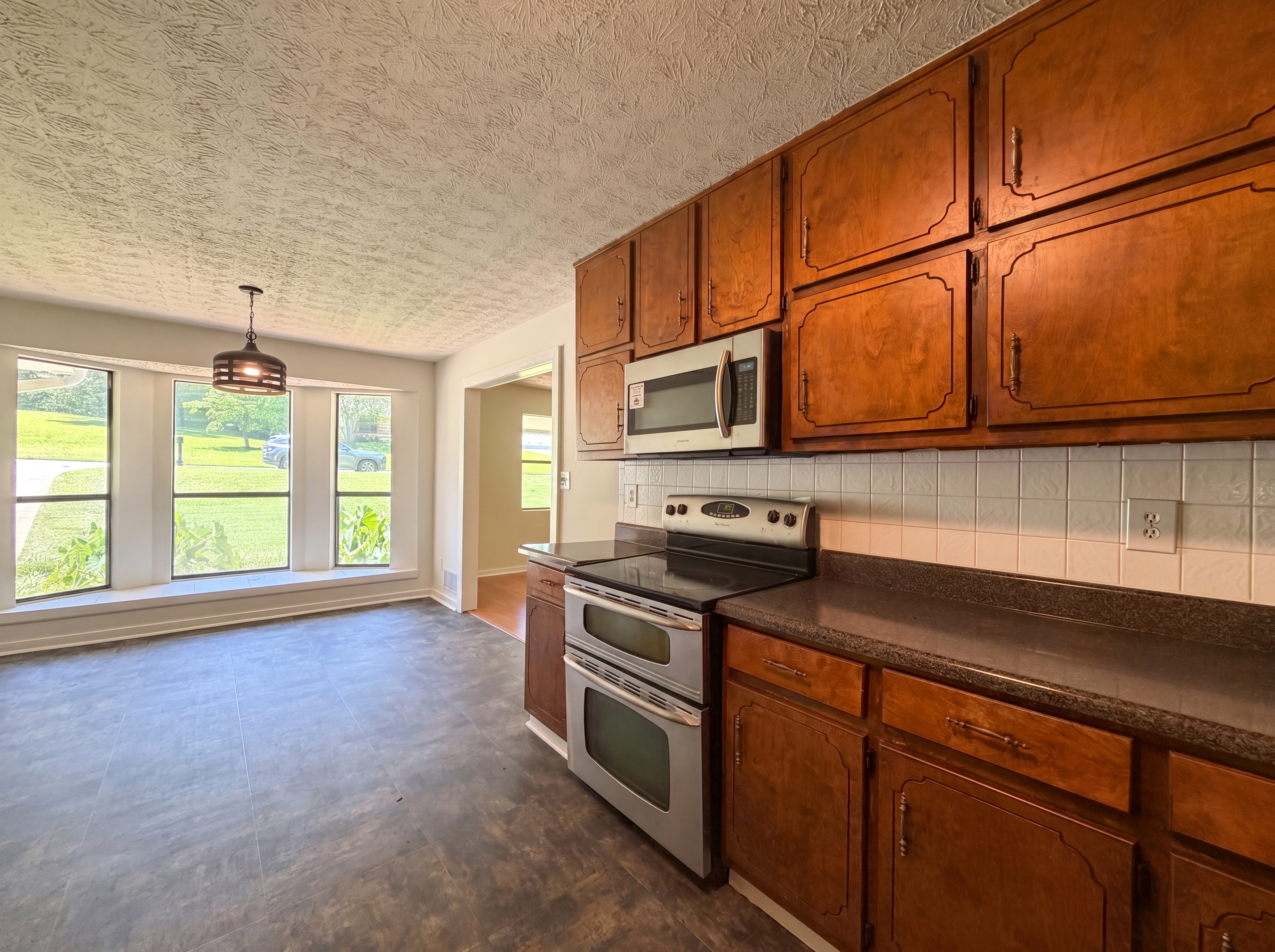 Photo 9 of 27 of 104 Belair Ln, Stockbridge, GA
