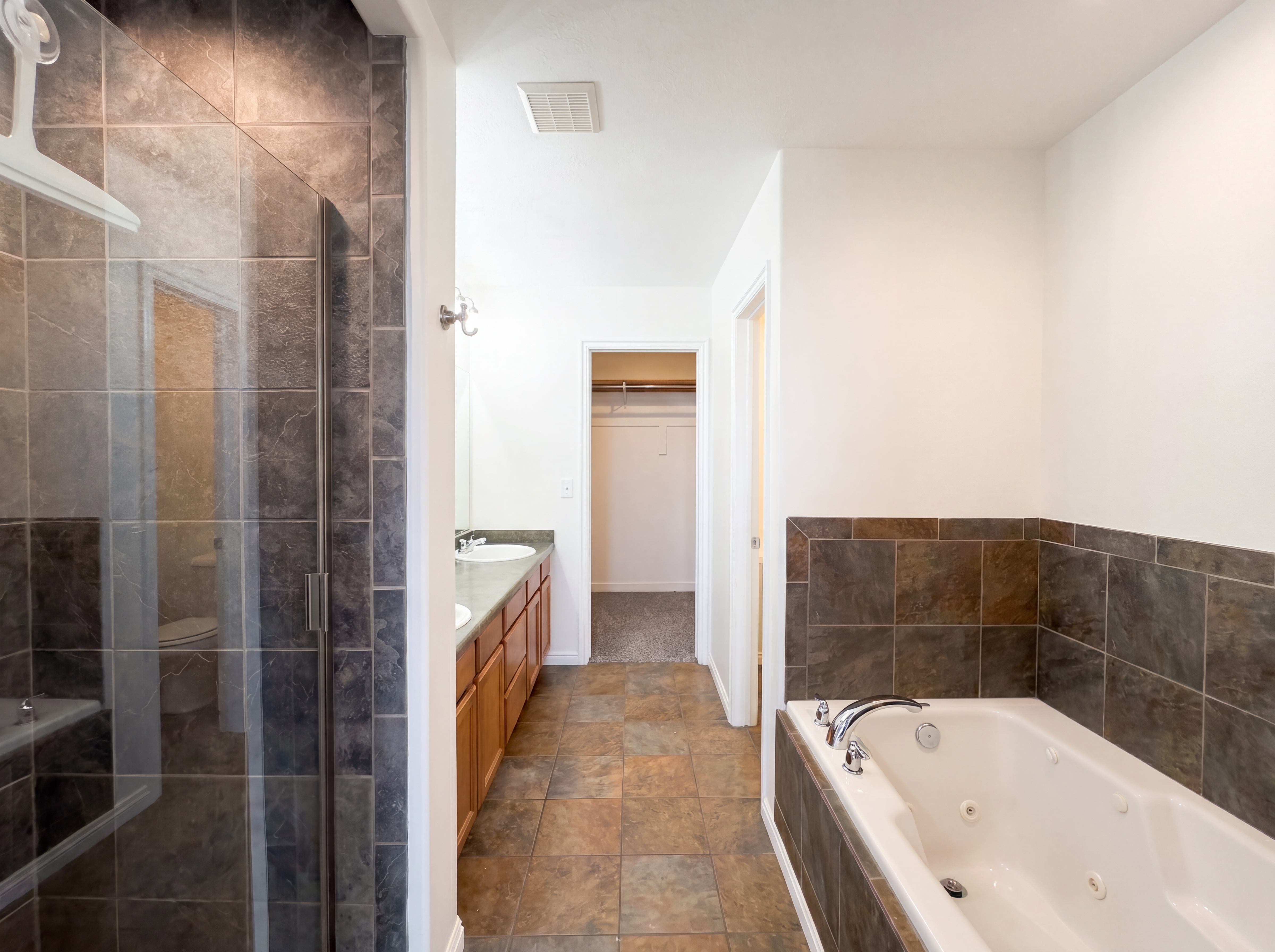Photo 16 of 24 of 896 W 1625 S, Lehi, UT