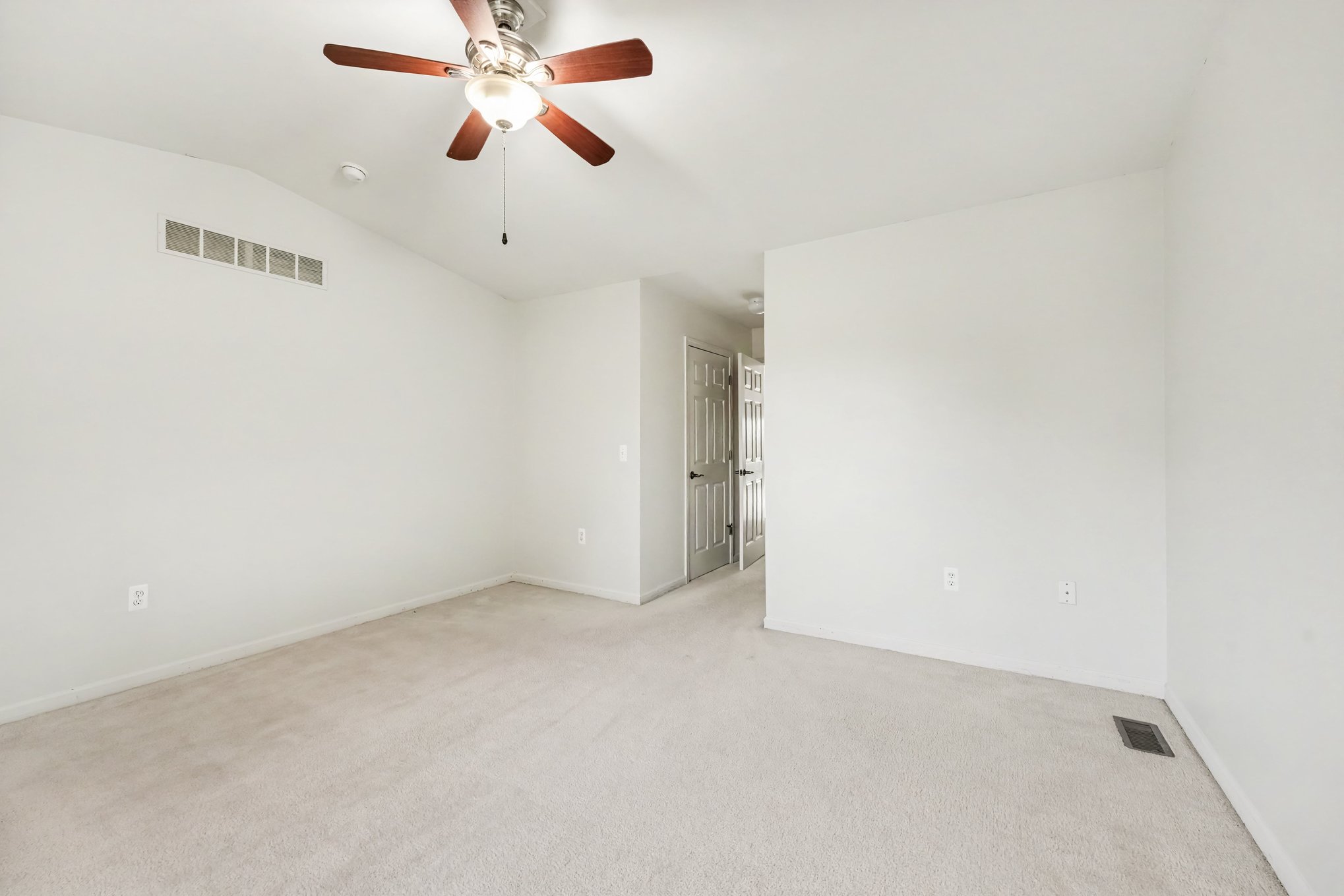 Photo 8 of 24 of 5151 Parsley Dr, Shelby Township, MI